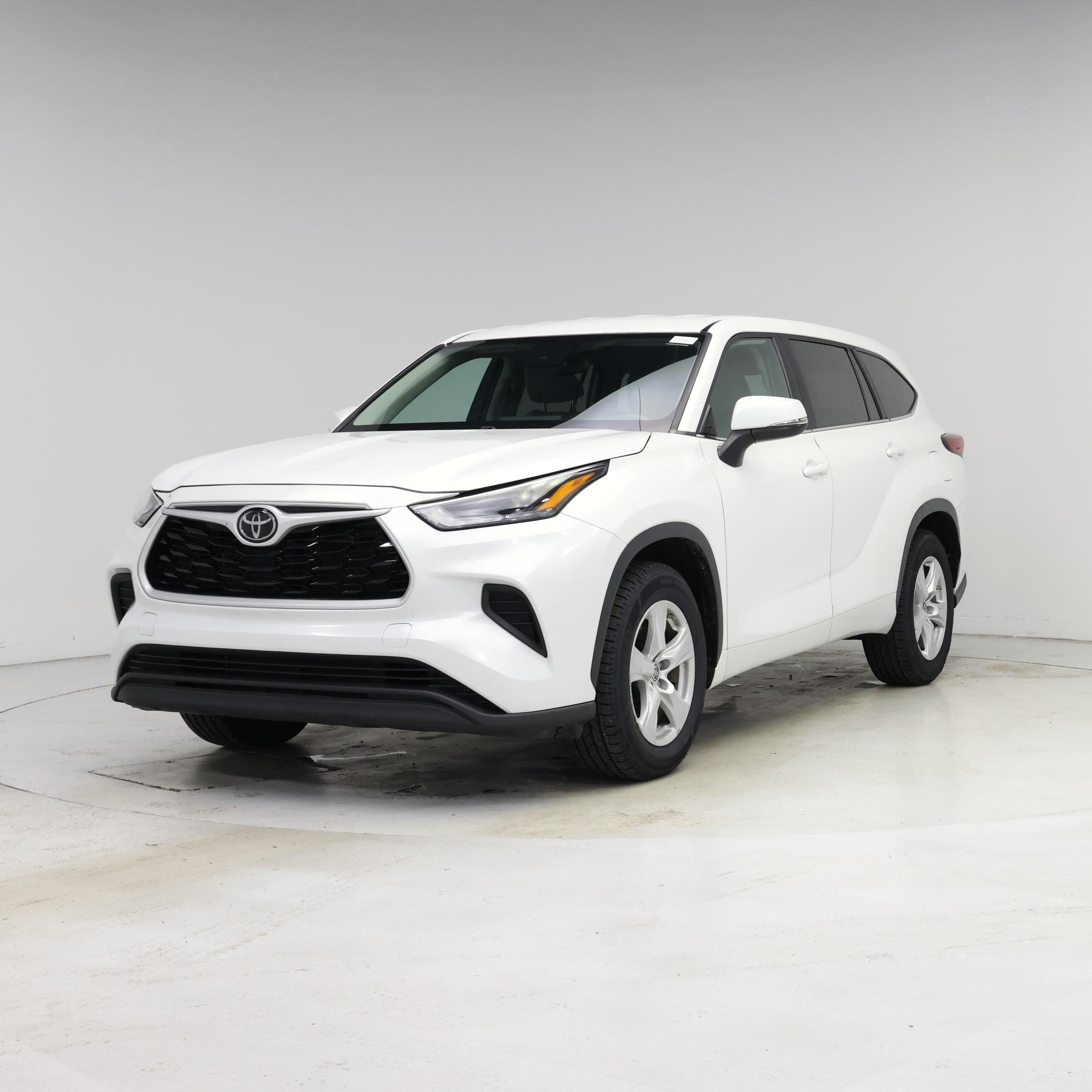 Thumbnail: 2023 Toyota Highlander - 4