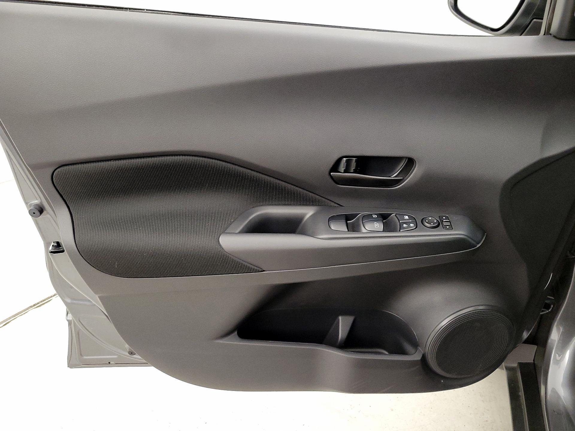 Thumbnail: 2025 Nissan Kicks - 12