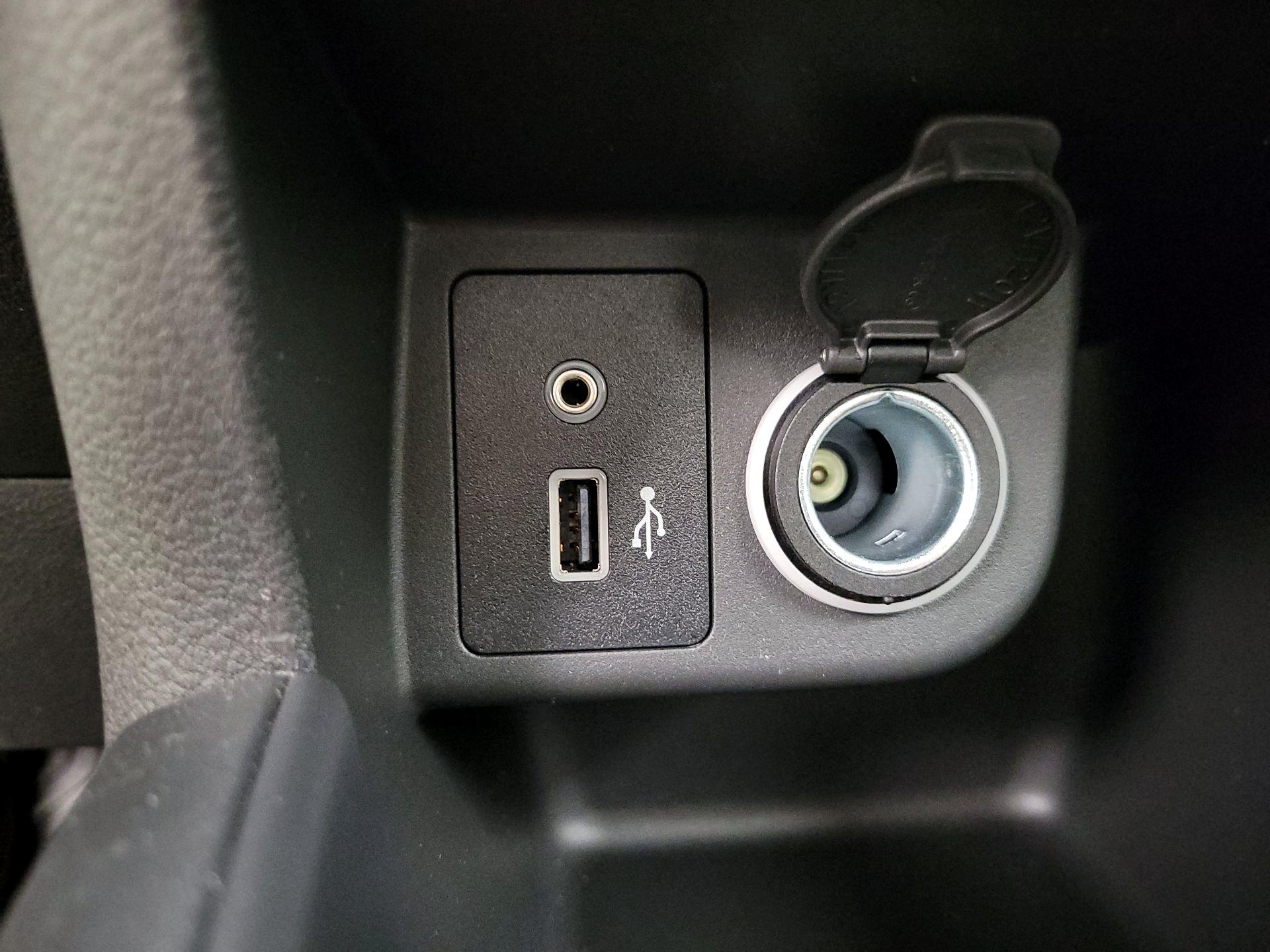 Thumbnail: 2025 Nissan Kicks - 18