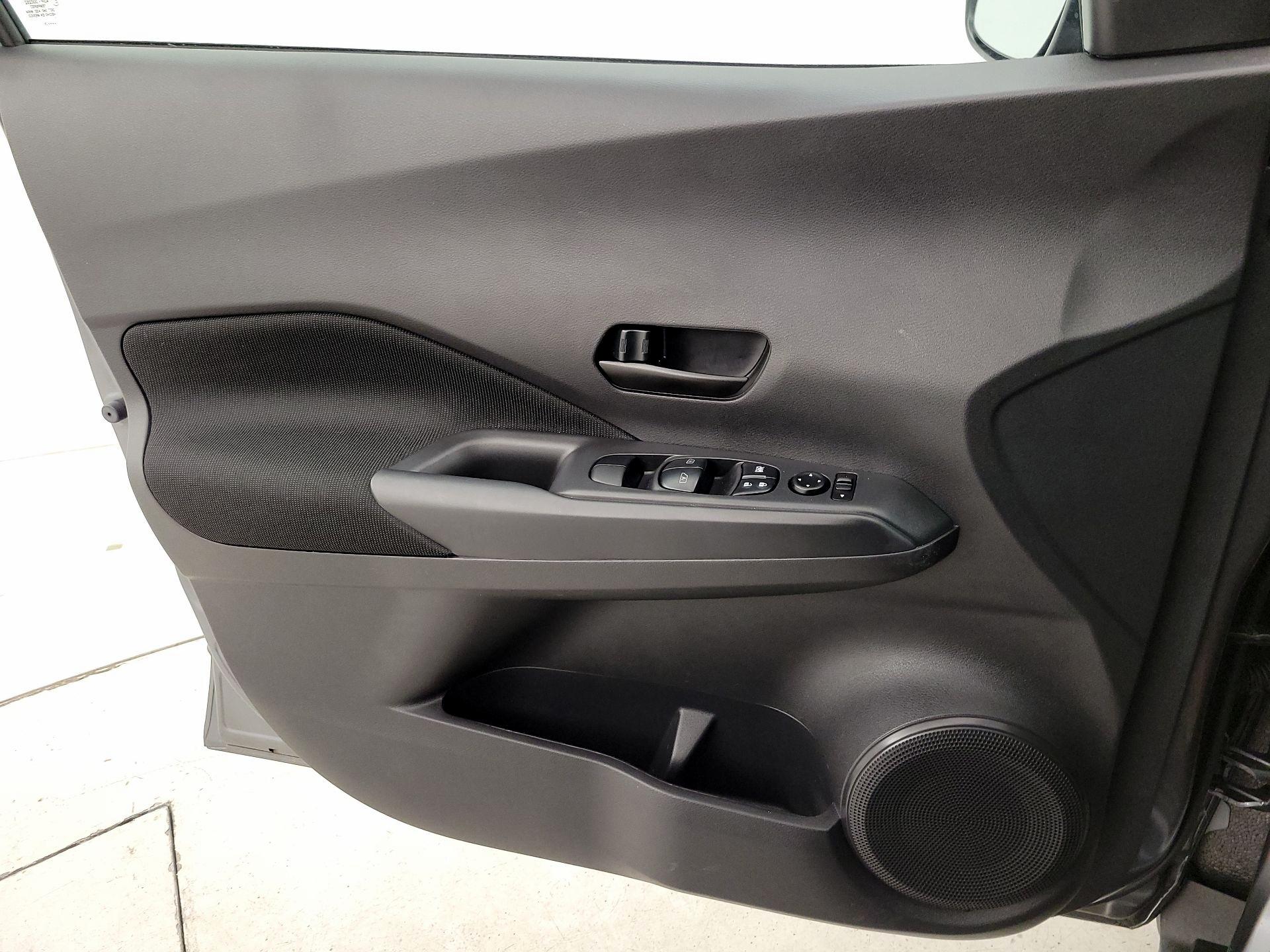 Thumbnail: 2025 Nissan Kicks - 12