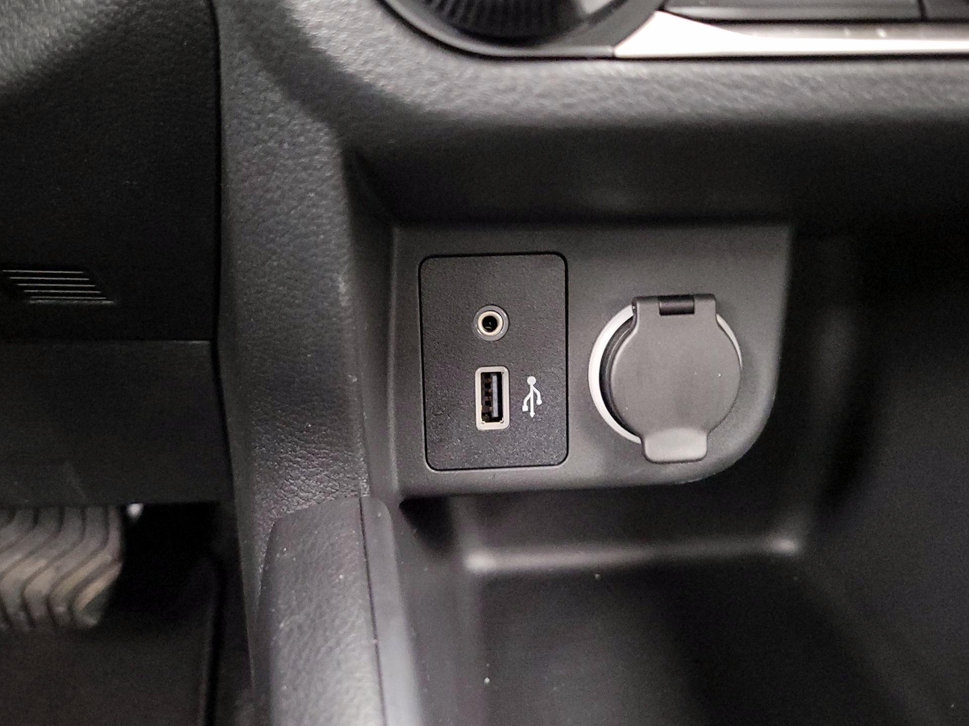 Thumbnail: 2025 Nissan Kicks - 18