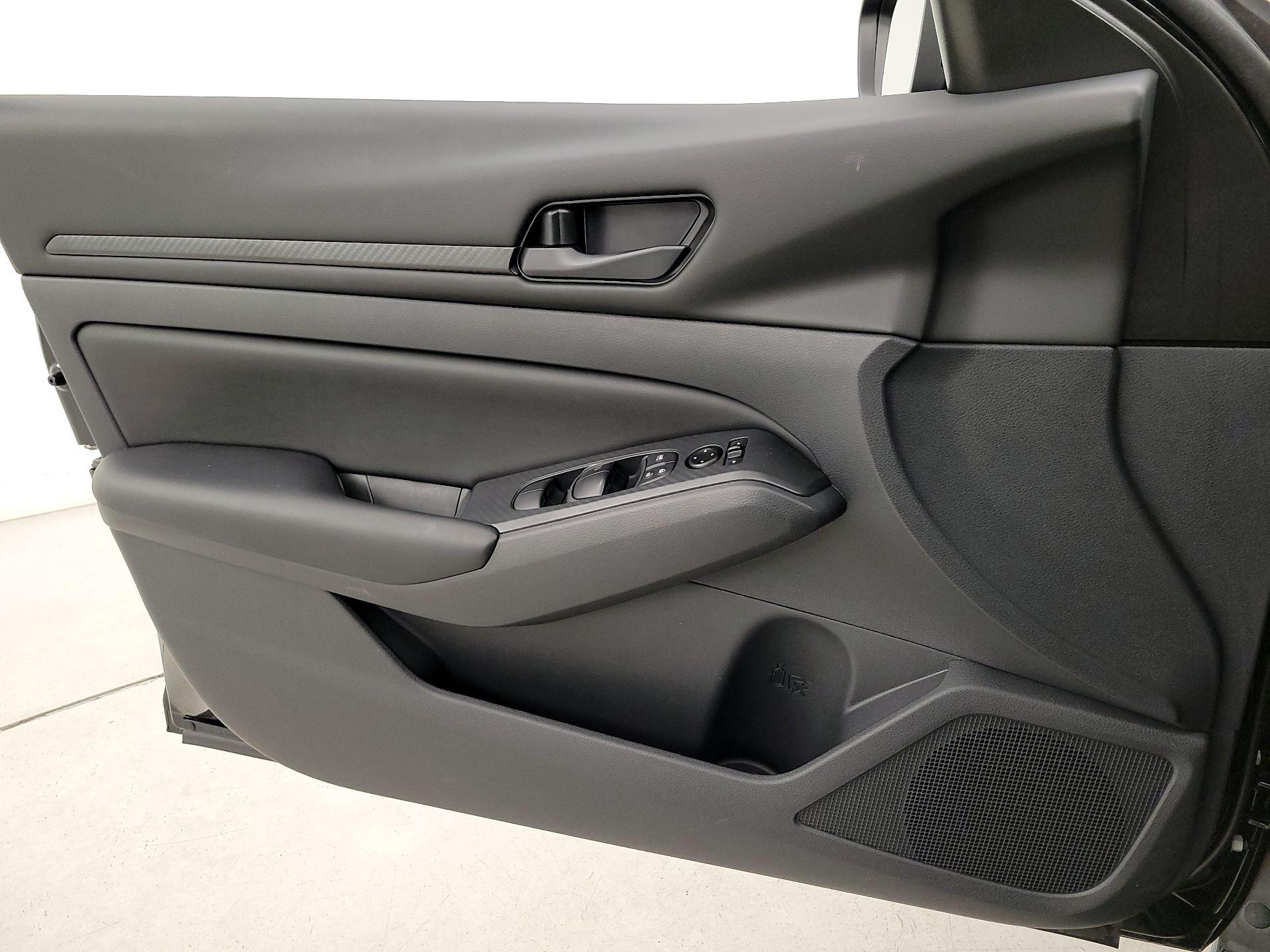 Thumbnail: 2025 Nissan Altima - 12