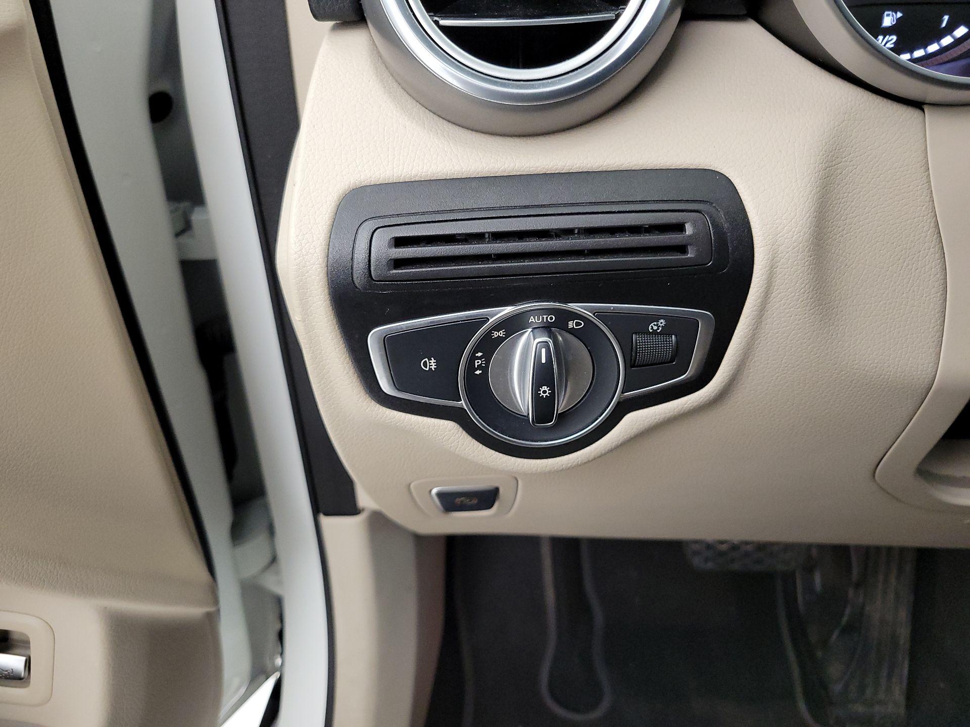 Thumbnail: 2017 Mercedes-Benz GLC - 13