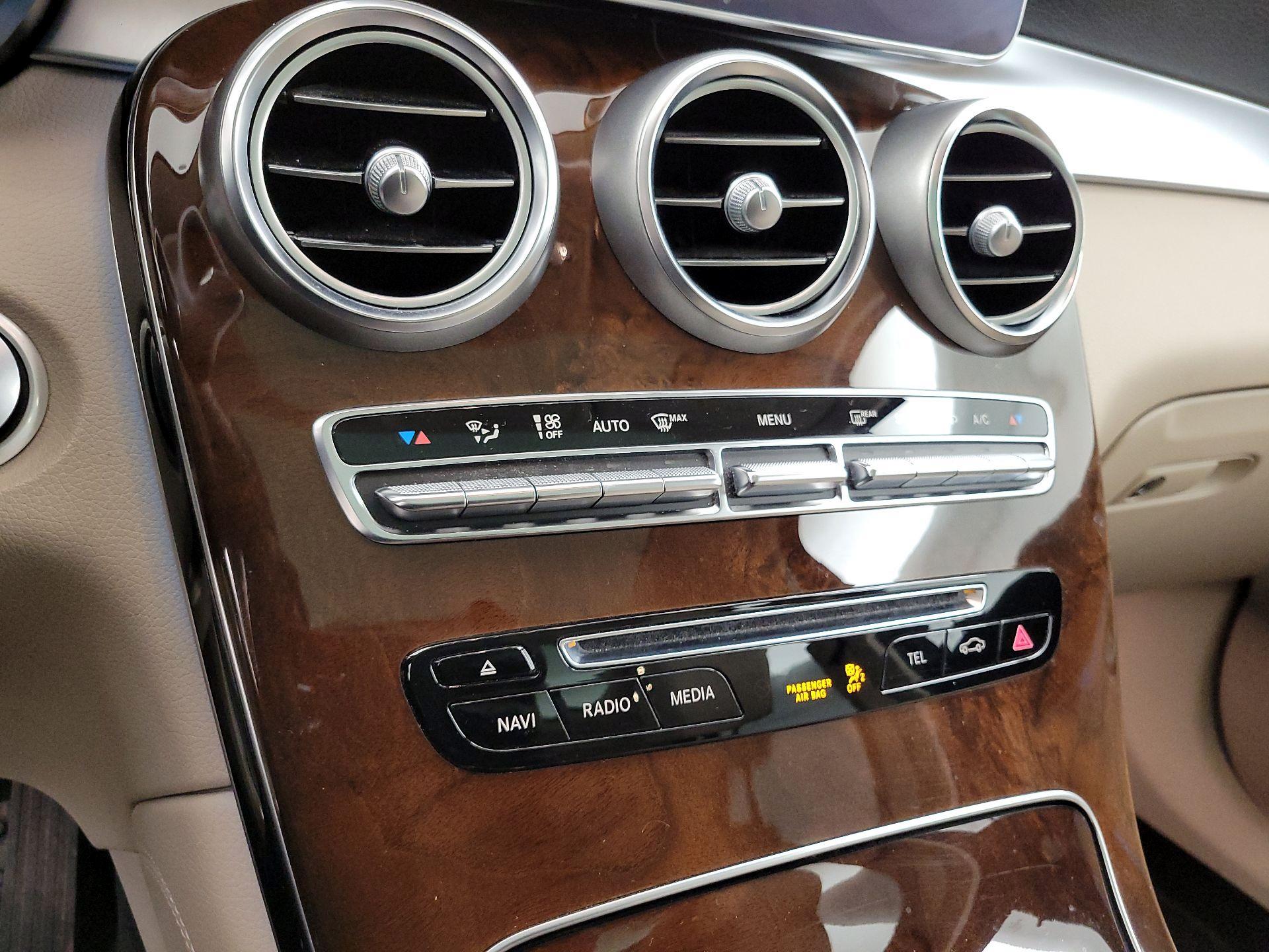 Thumbnail: 2017 Mercedes-Benz GLC - 17