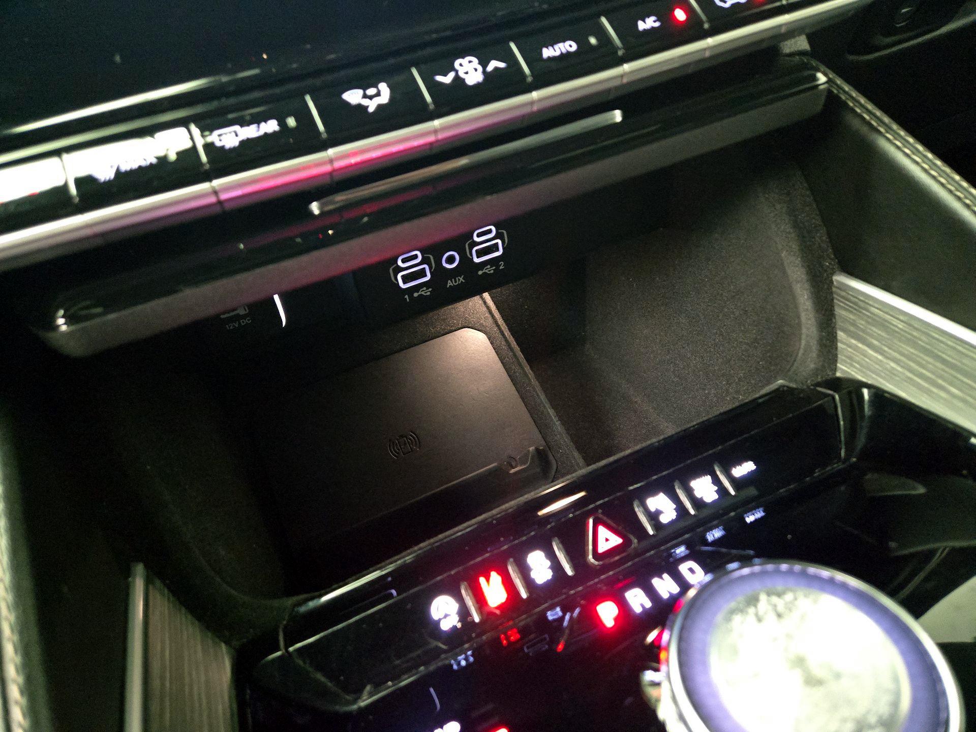 Thumbnail: 2023 Jeep Wagoneer - 19