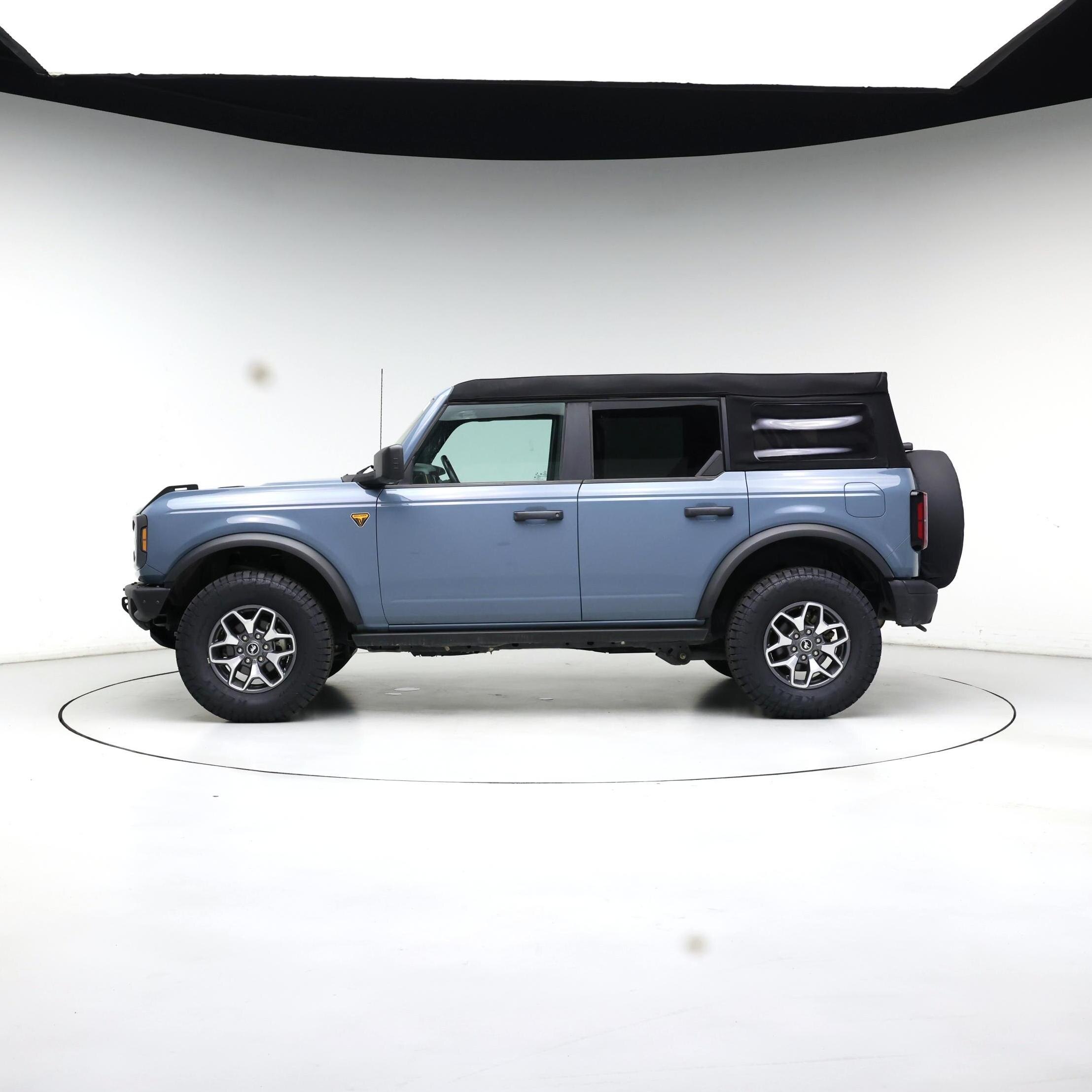 Thumbnail: 2023 Ford Bronco - 3