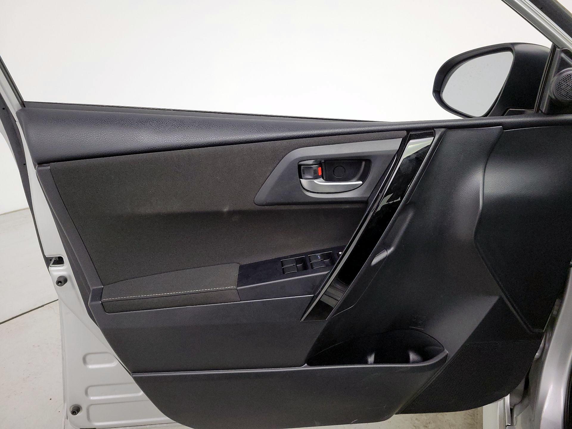 Thumbnail: 2017 Toyota Corolla iM - 12