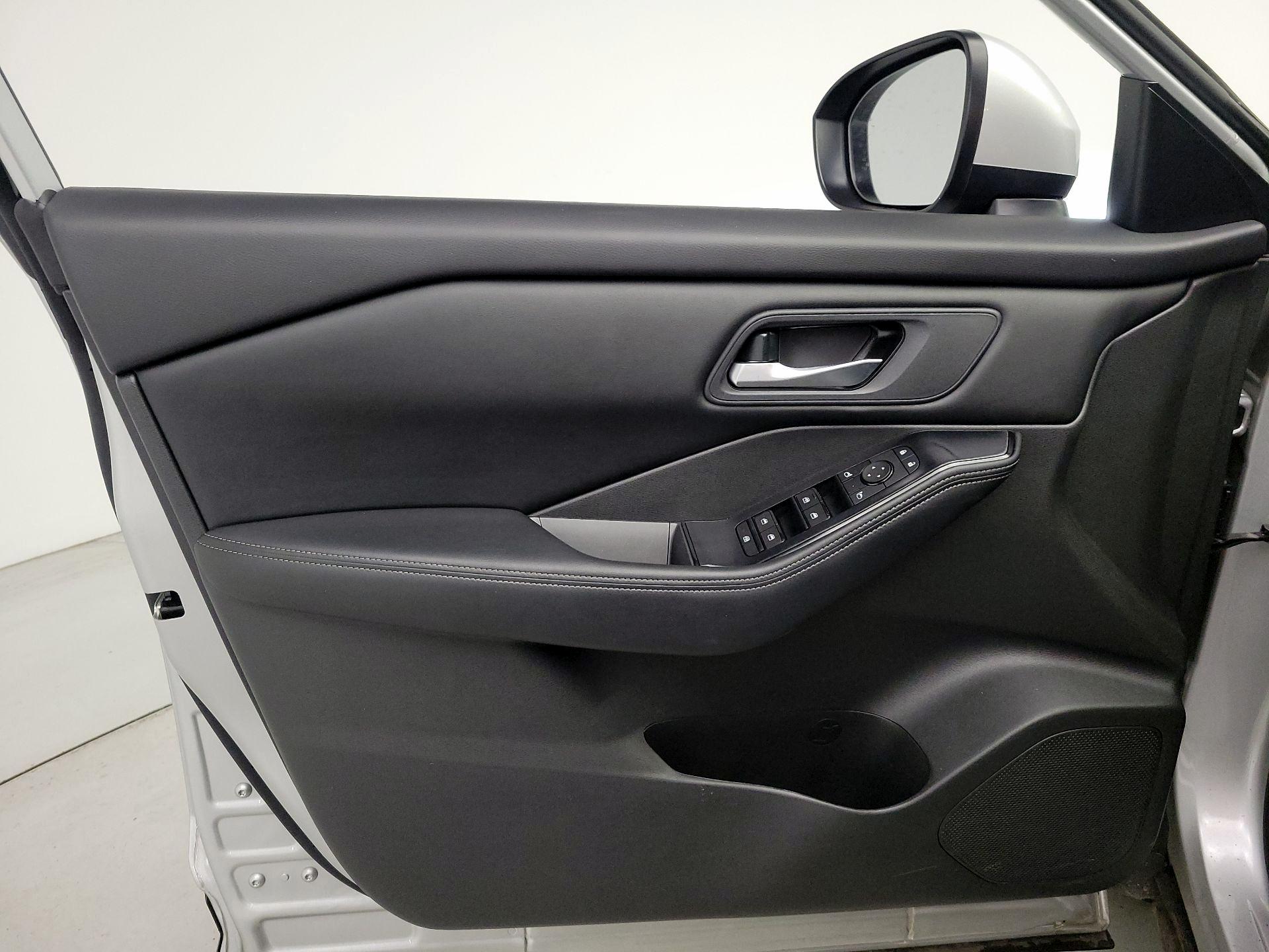 Thumbnail: 2025 Nissan Rogue - 12