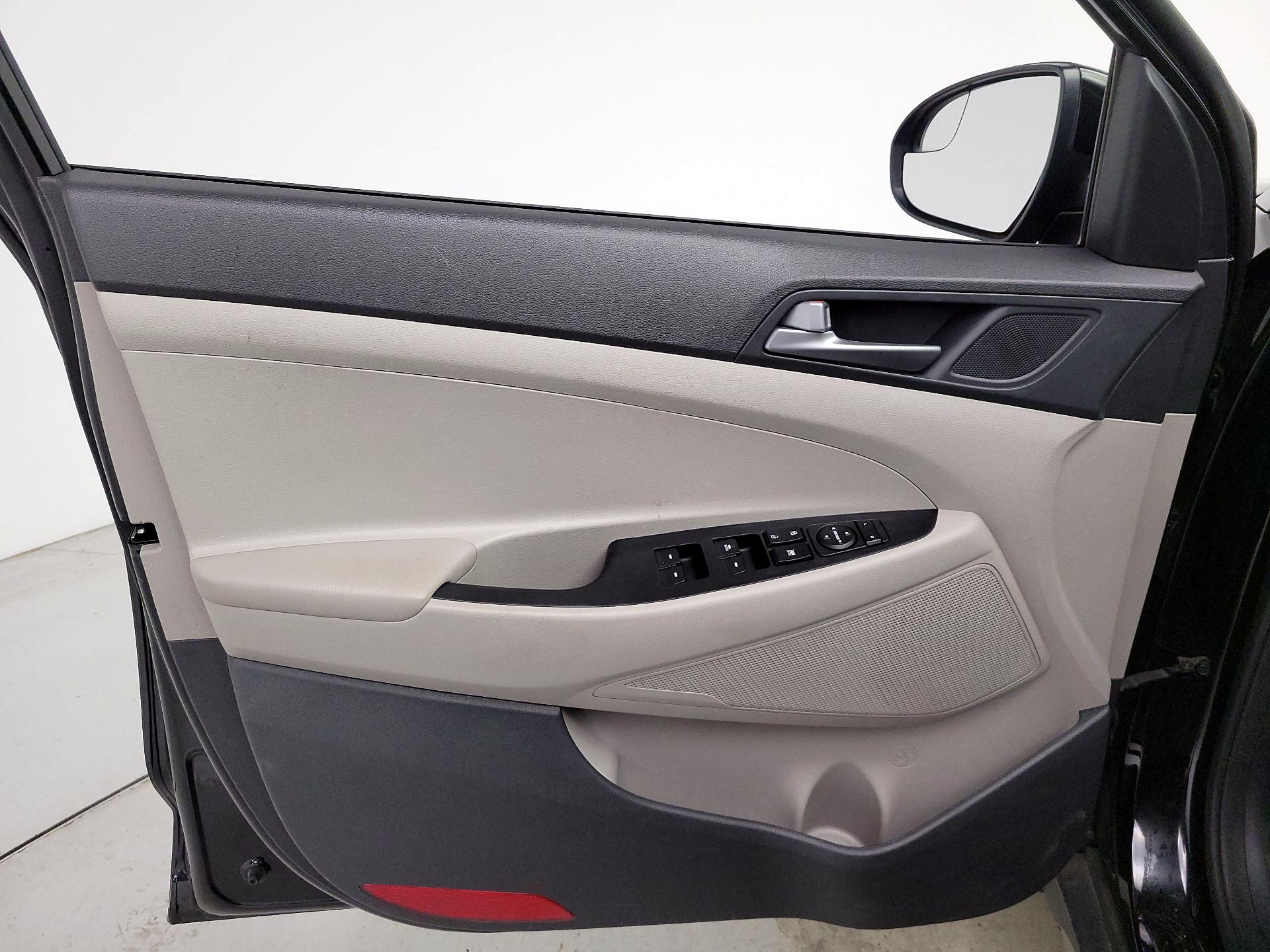 Thumbnail: 2017 Hyundai Tucson - 12