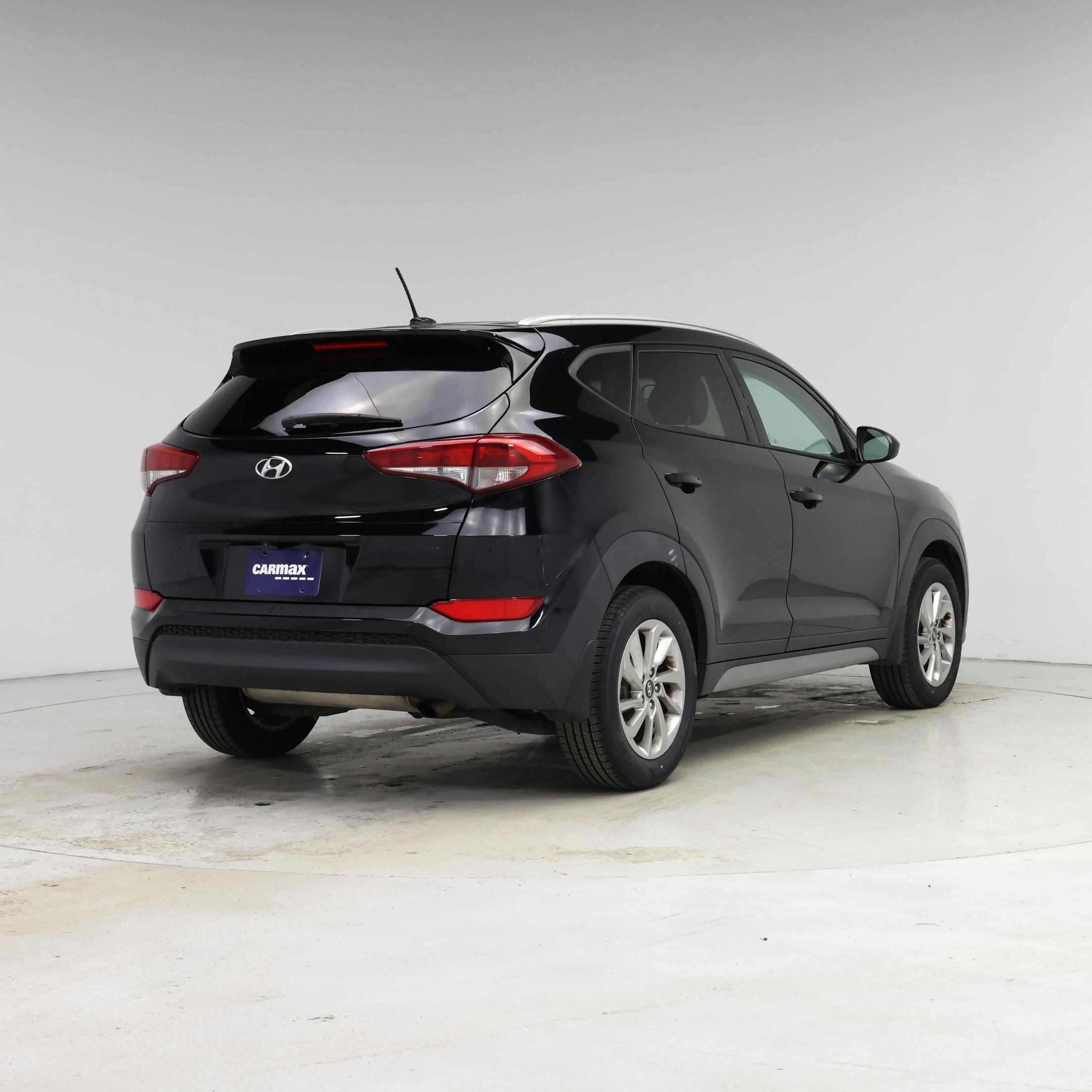 Thumbnail: 2017 Hyundai Tucson - 8