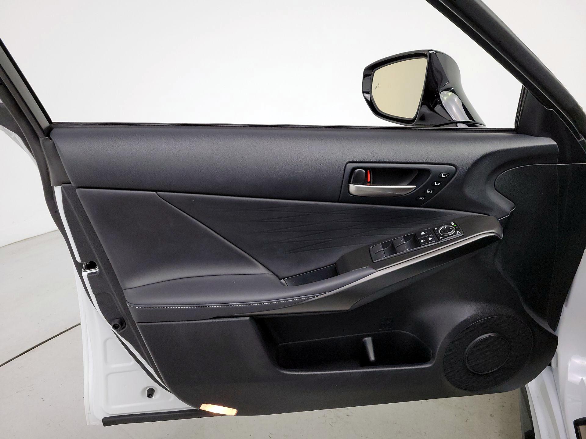 Thumbnail: 2025 Lexus IS - 12