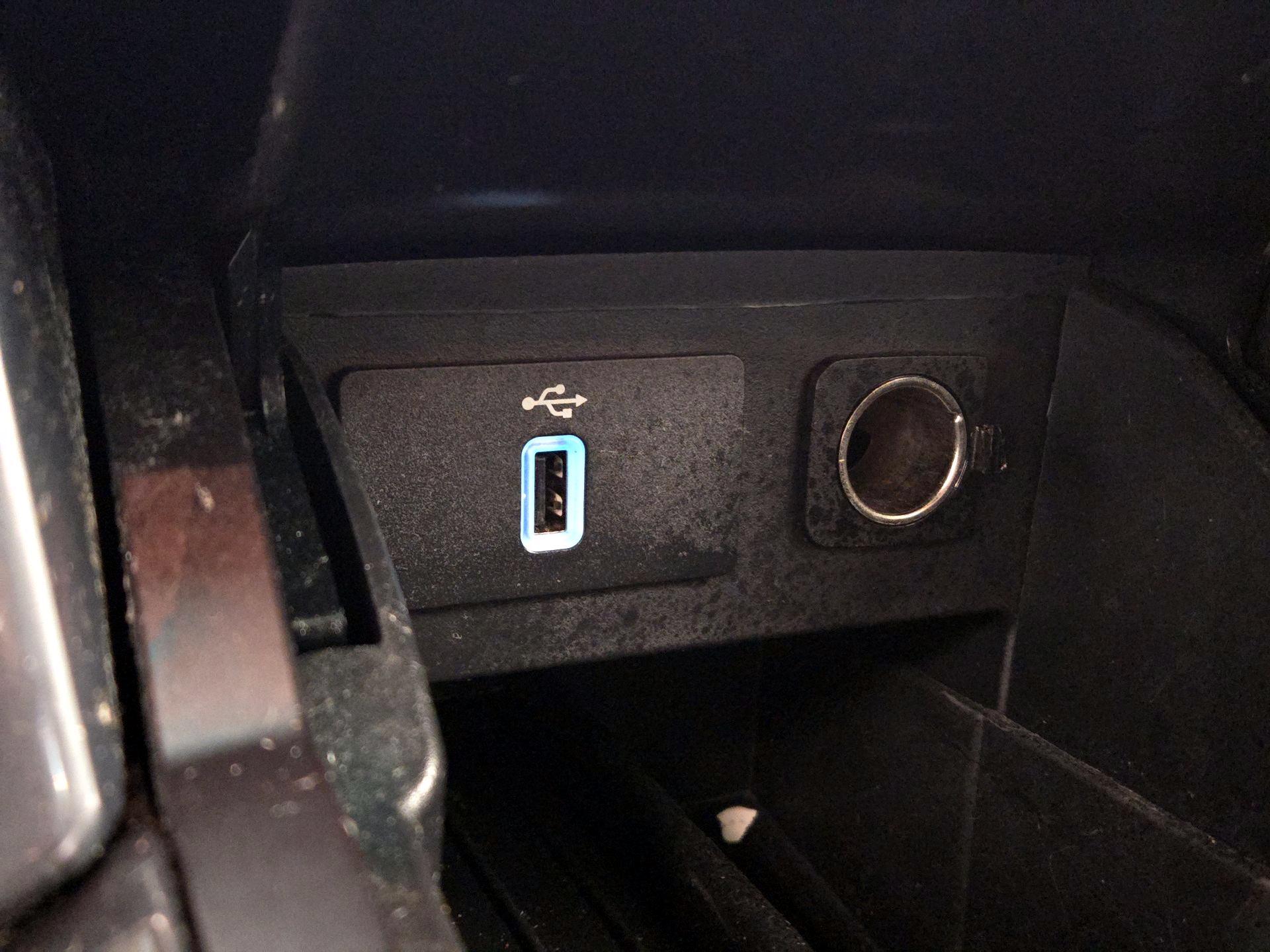 Thumbnail: 2017 Ford Explorer - 18