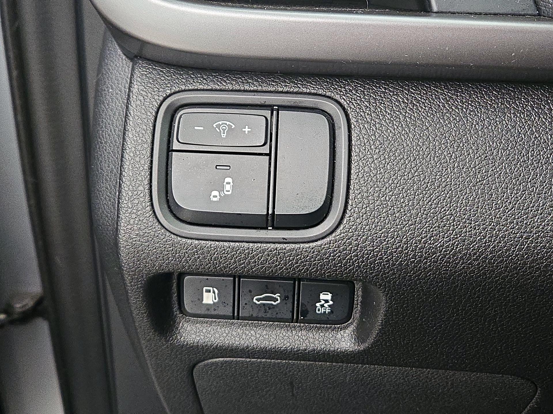 Thumbnail: 2018 Kia Optima - 13