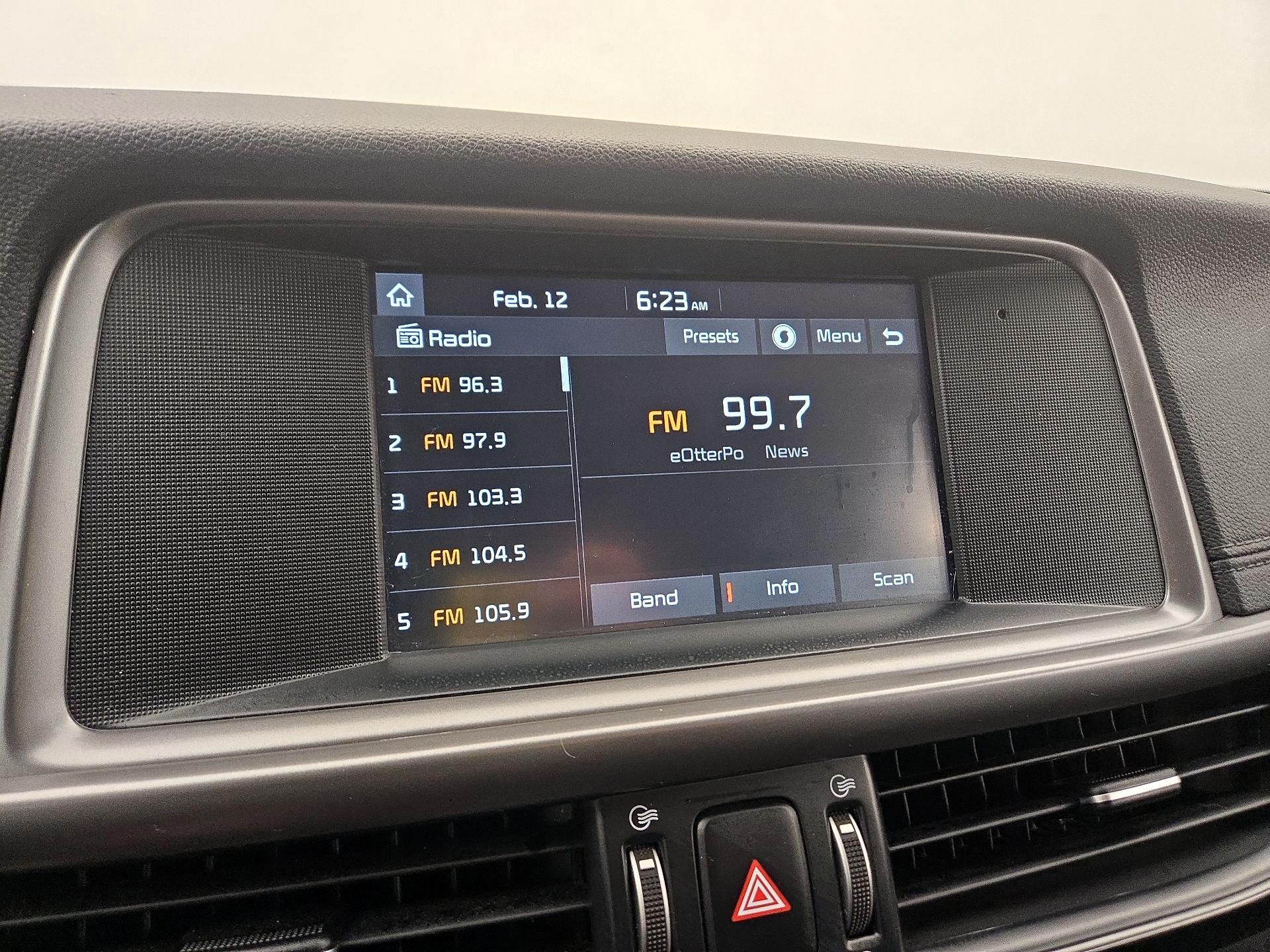 Thumbnail: 2018 Kia Optima - 15