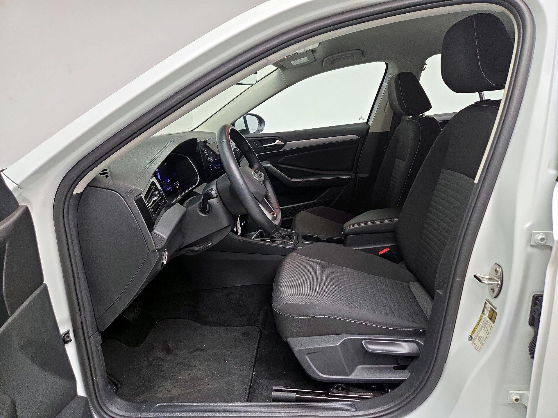 Thumbnail: 2025 Volkswagen Jetta - 11