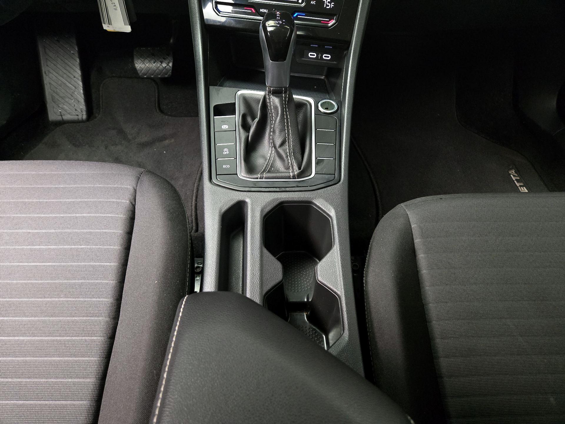 Thumbnail: 2025 Volkswagen Jetta - 17