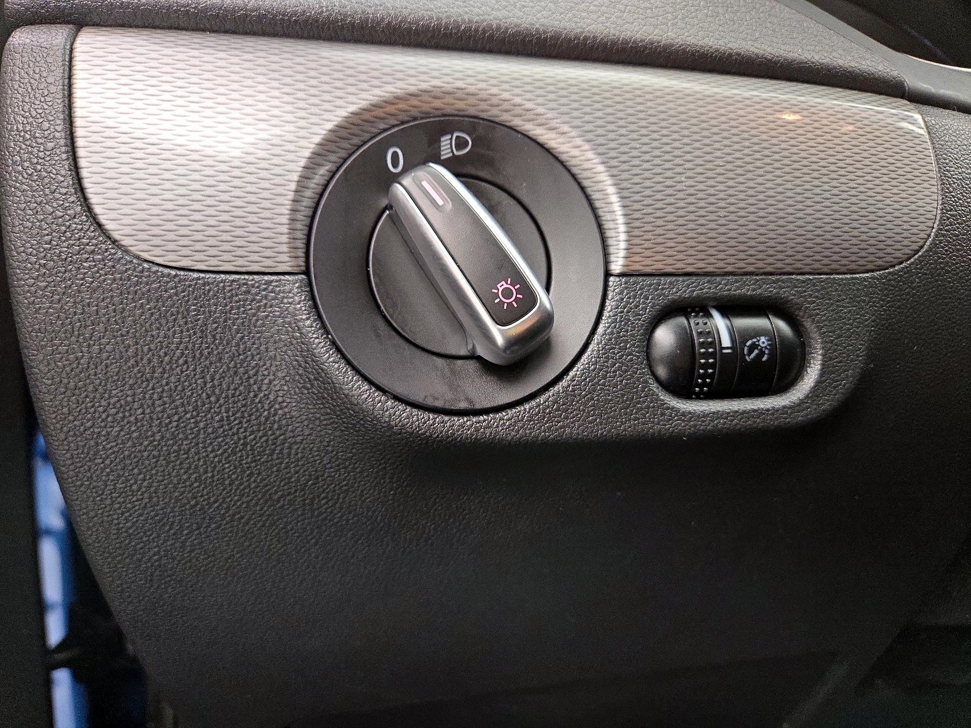 Thumbnail: 2018 Volkswagen Jetta - 13