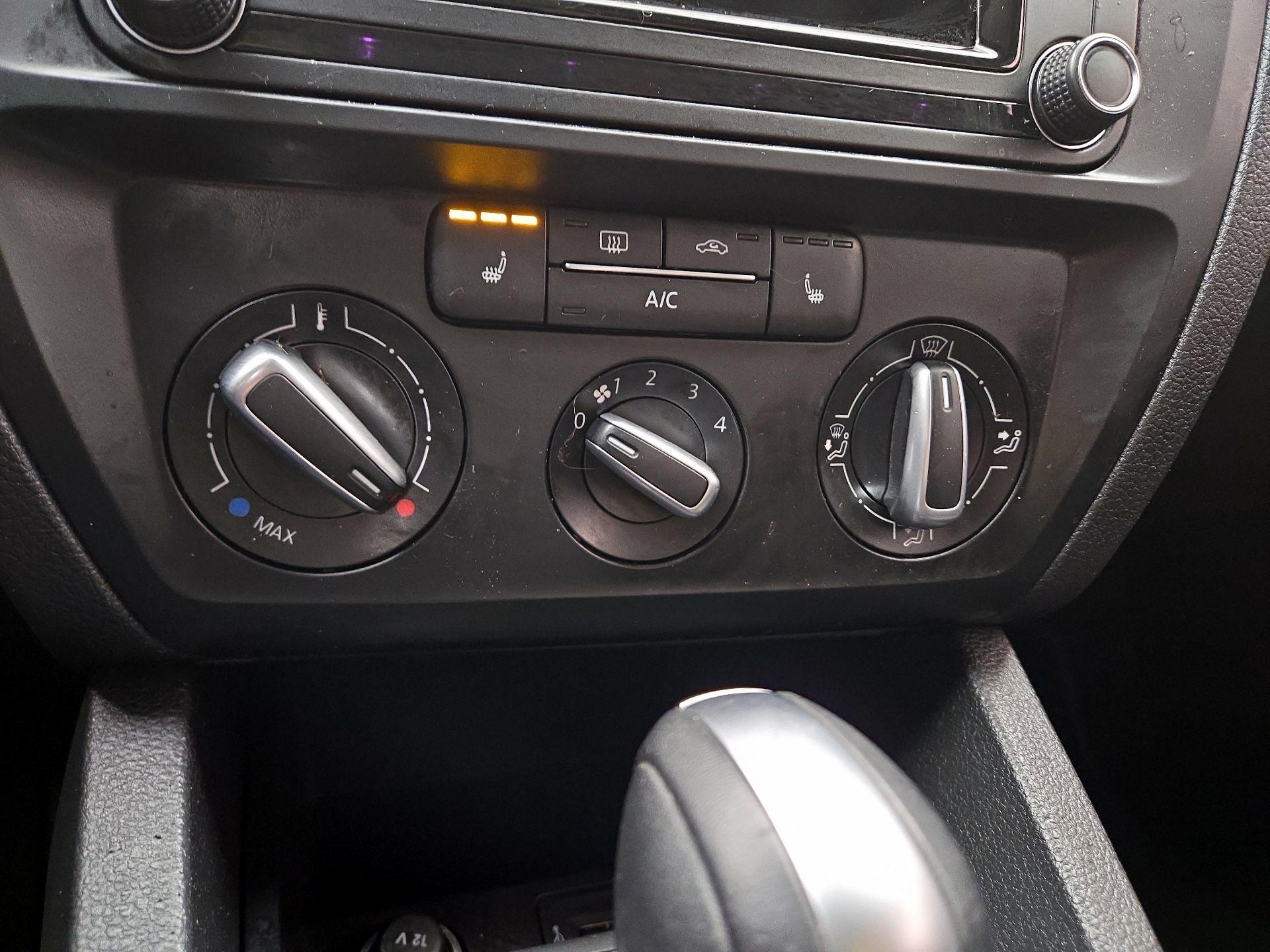 Thumbnail: 2018 Volkswagen Jetta - 16