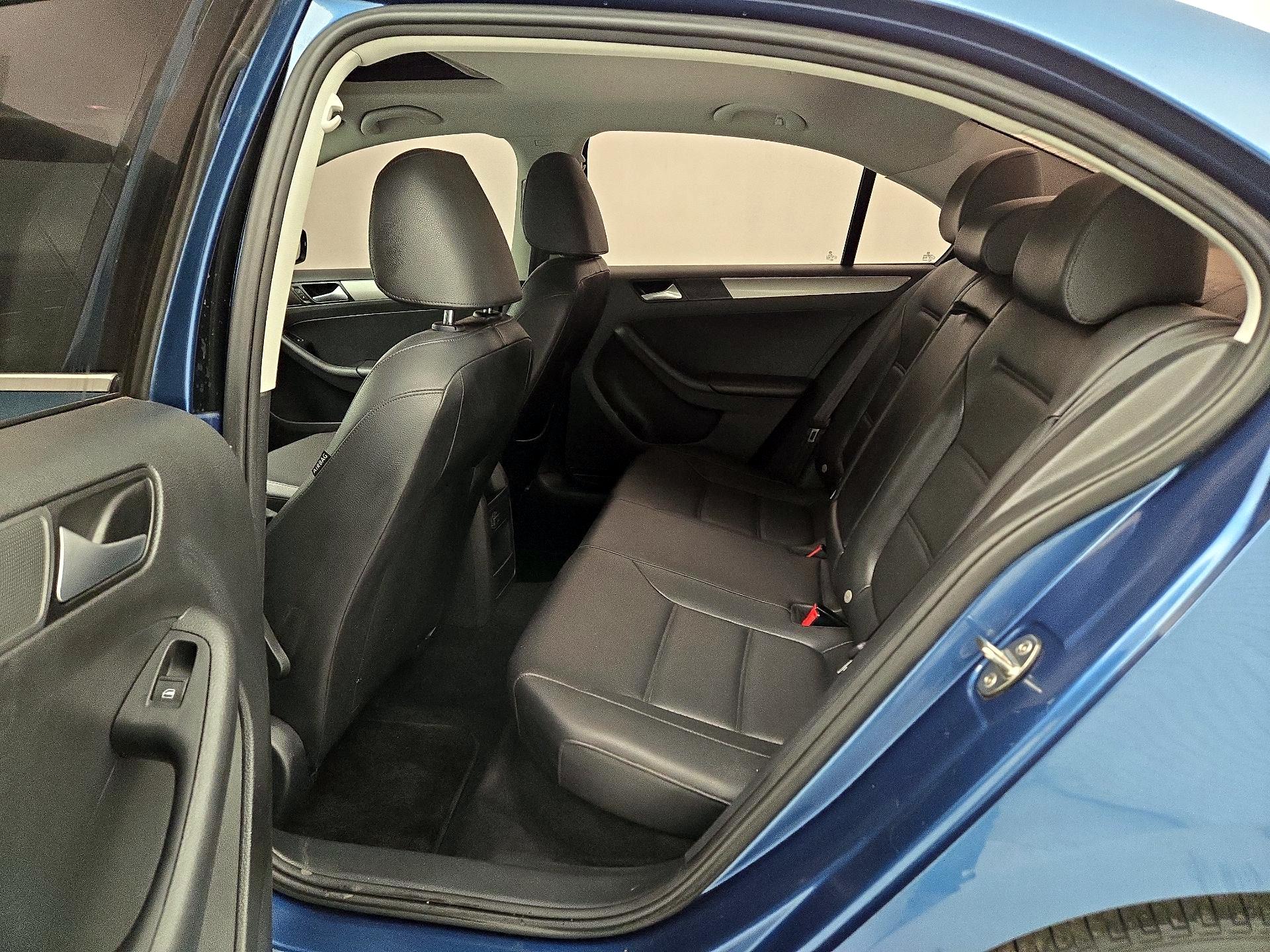 Thumbnail: 2018 Volkswagen Jetta - 20