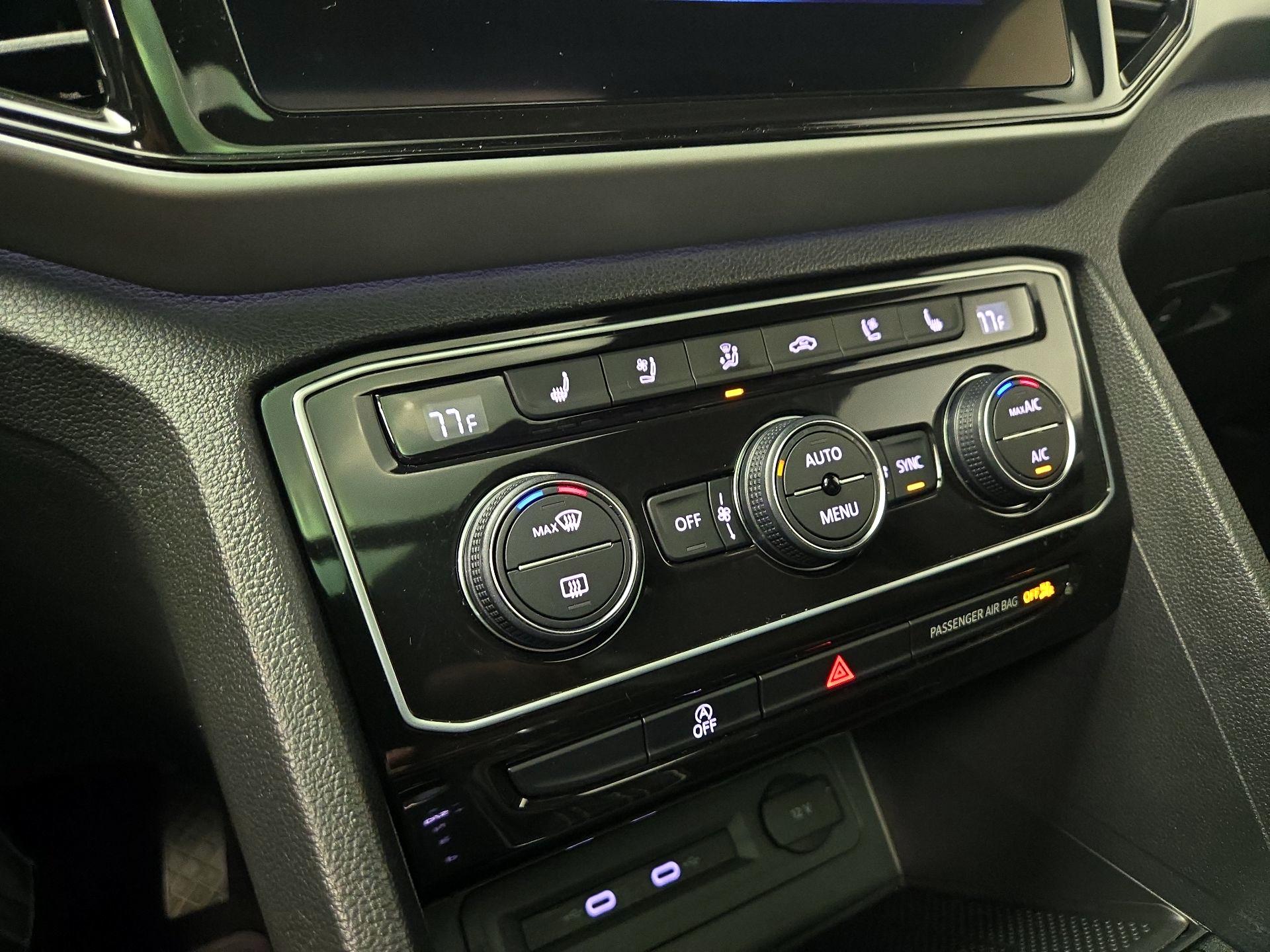 Thumbnail: 2021 Volkswagen Atlas - 17