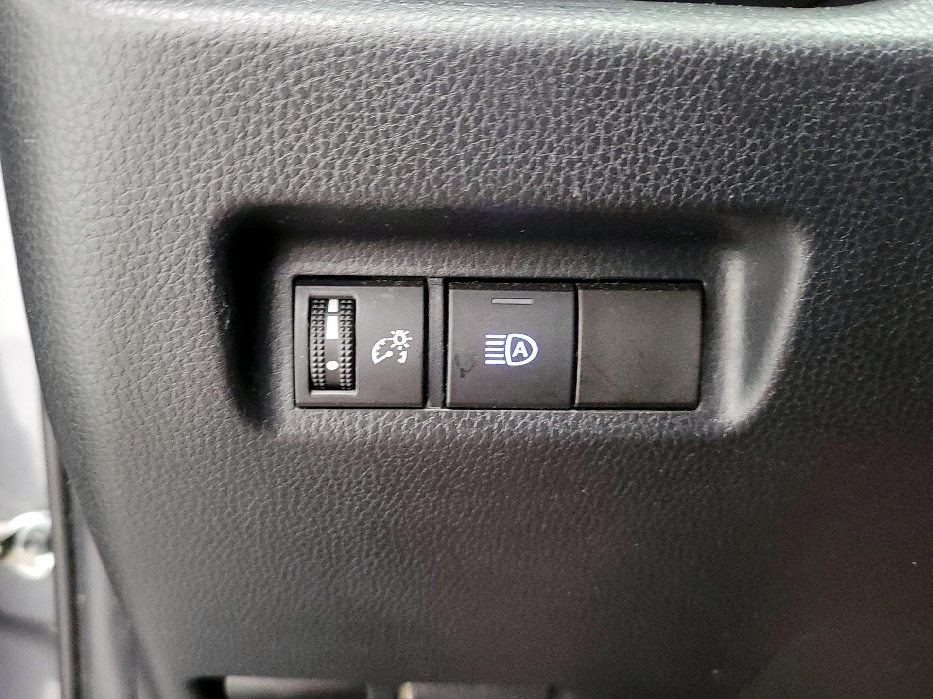 Thumbnail: 2020 Toyota RAV4 - 13