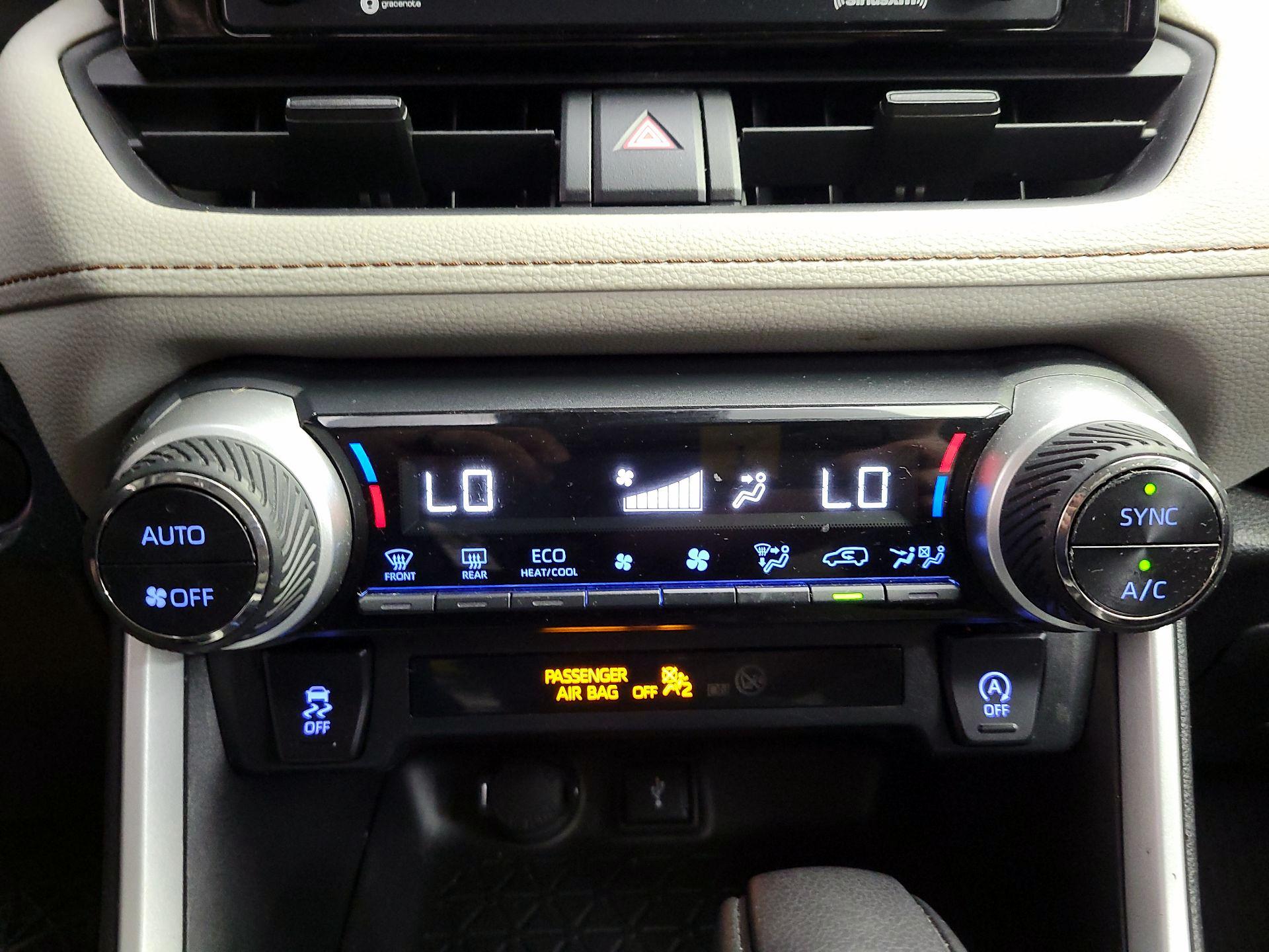 Thumbnail: 2020 Toyota RAV4 - 16