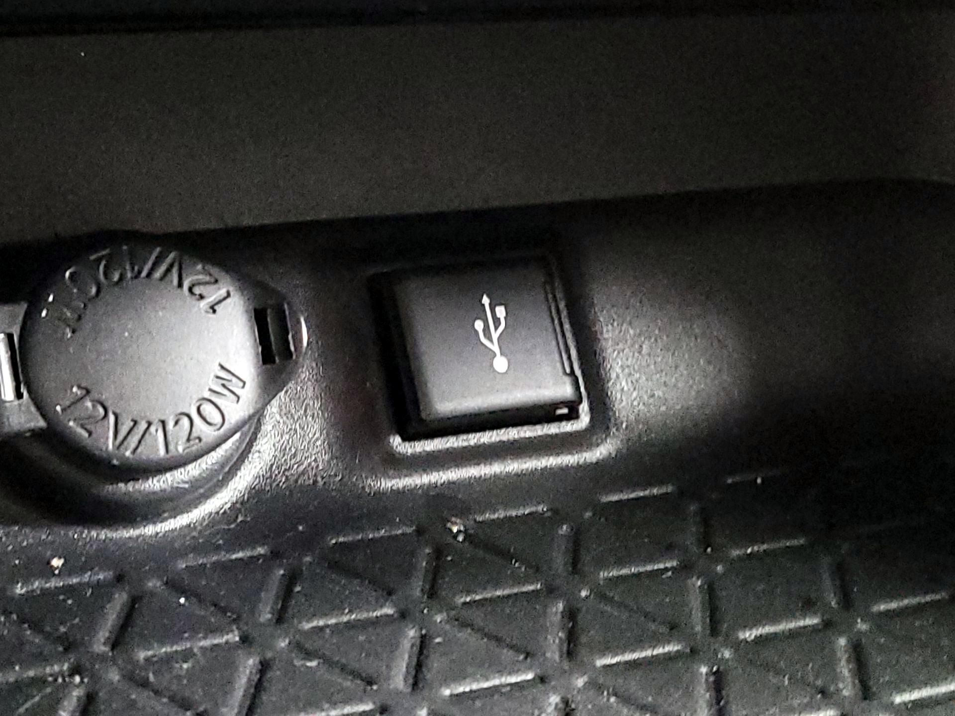 Thumbnail: 2020 Toyota RAV4 - 18