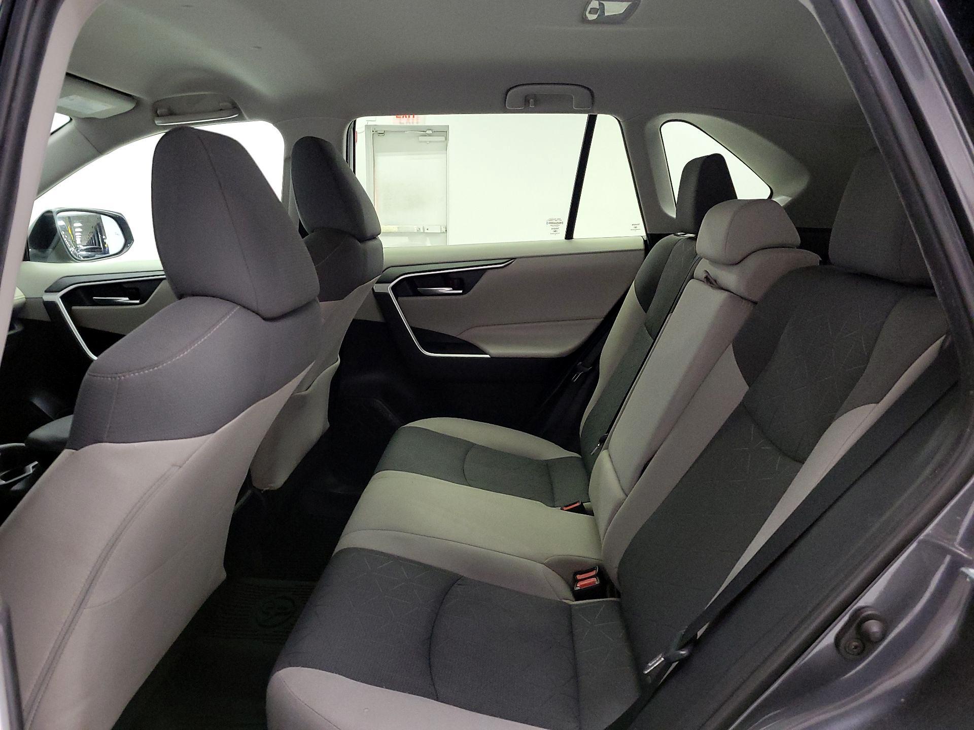 Thumbnail: 2020 Toyota RAV4 - 19