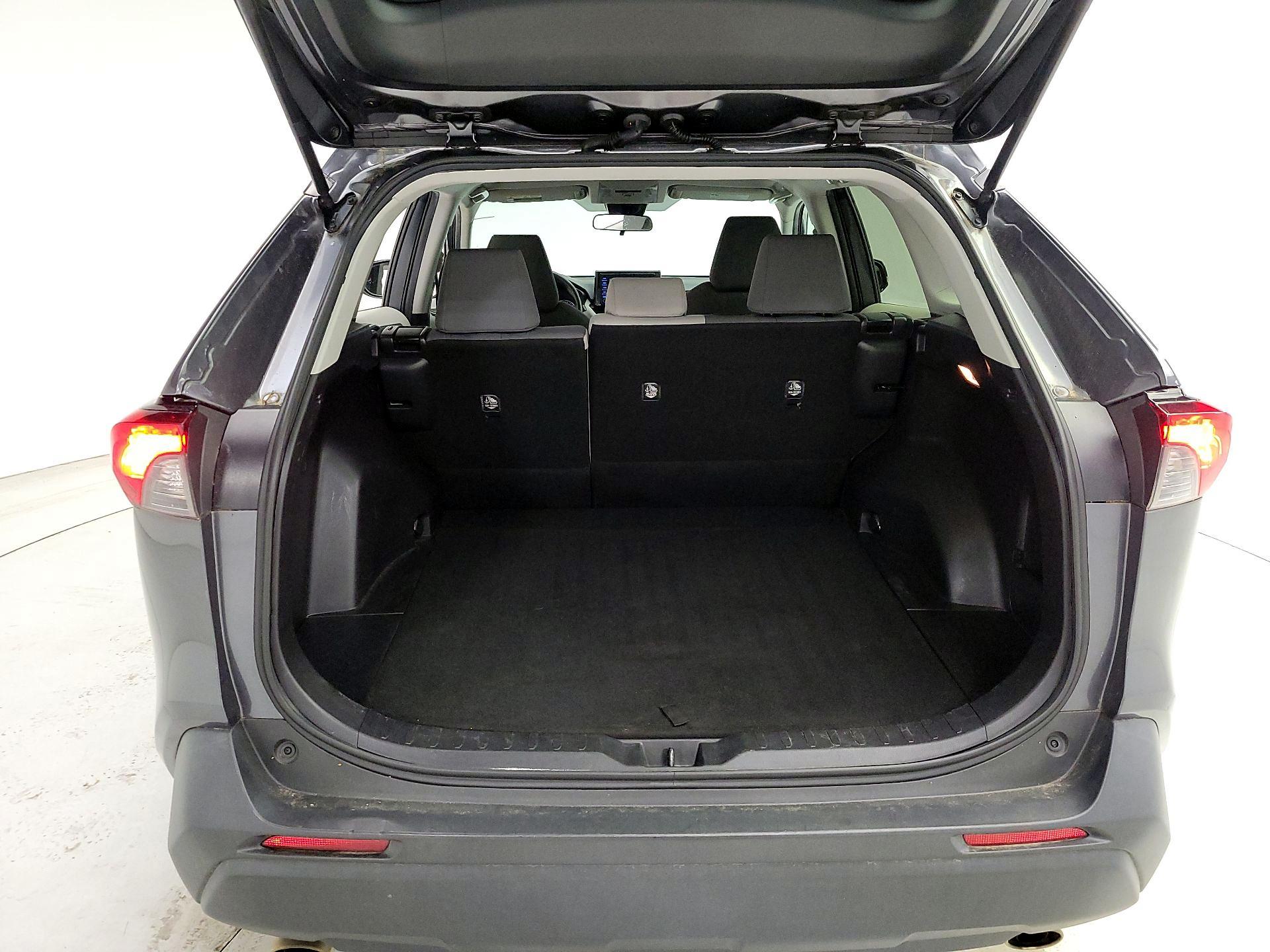 Thumbnail: 2020 Toyota RAV4 - 20