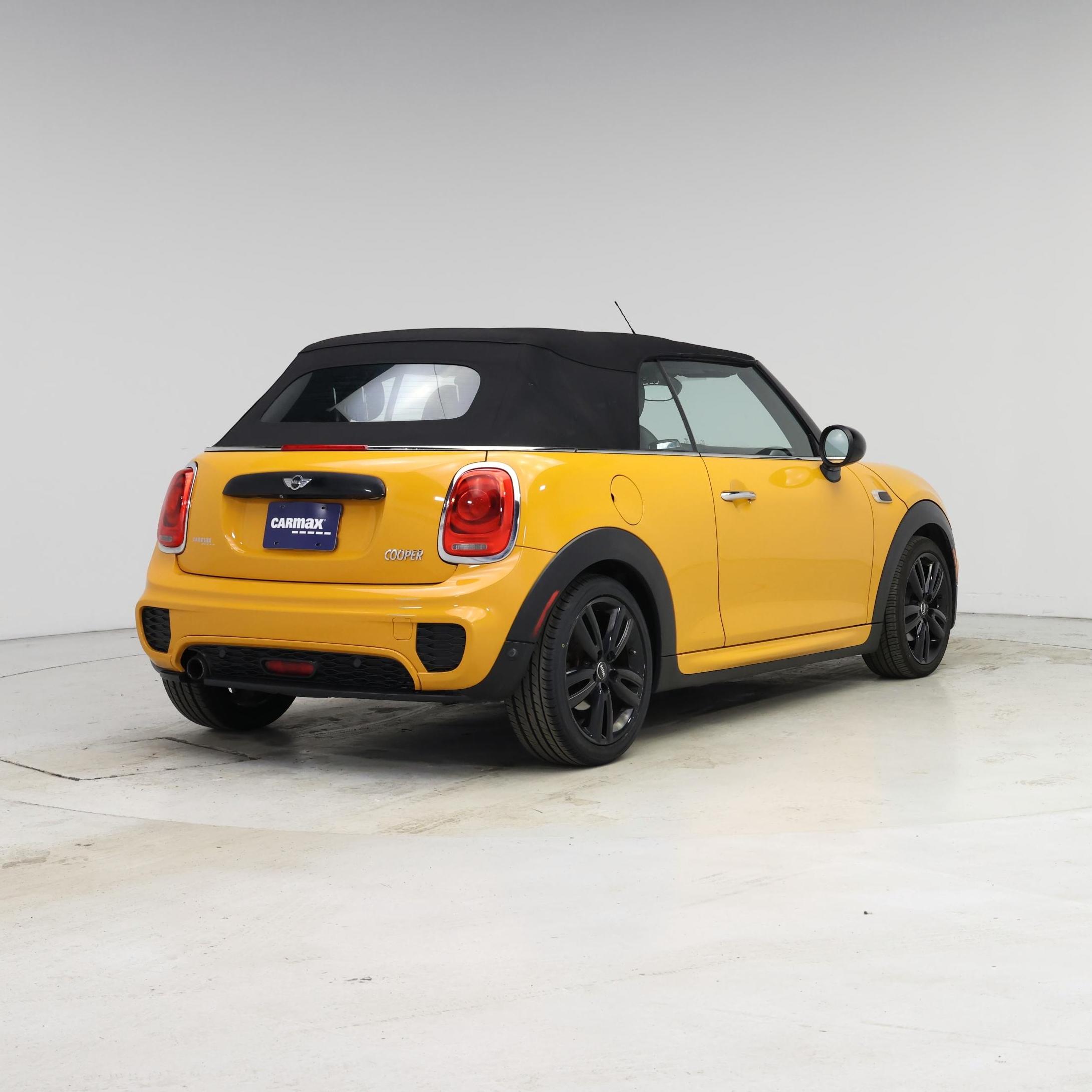 Thumbnail: 2017 MINI Cooper - 8
