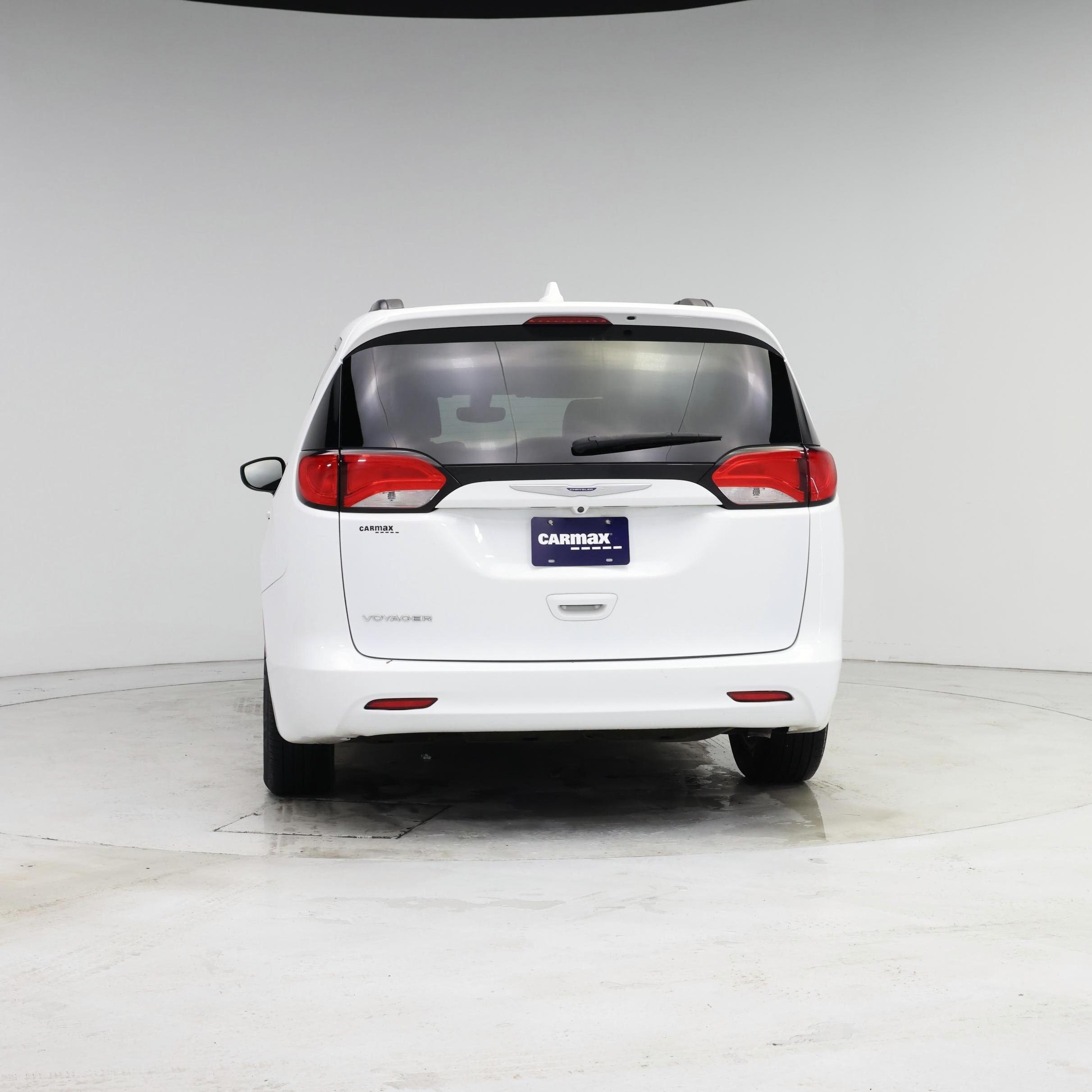 Thumbnail: 2020 Chrysler Voyager - 6