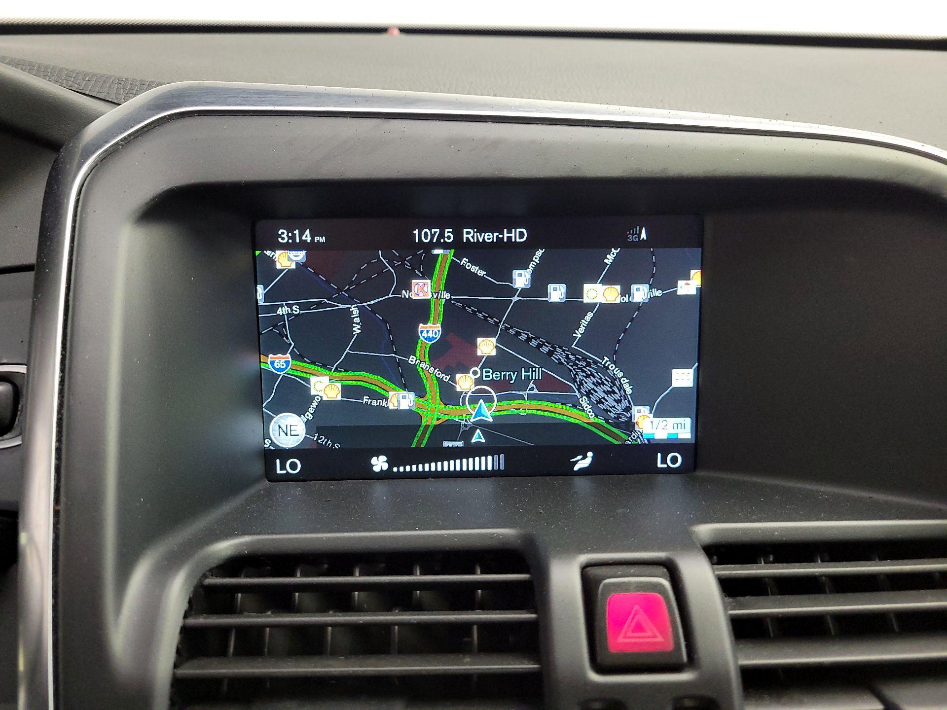 Thumbnail: 2016 Volvo XC60 - 14