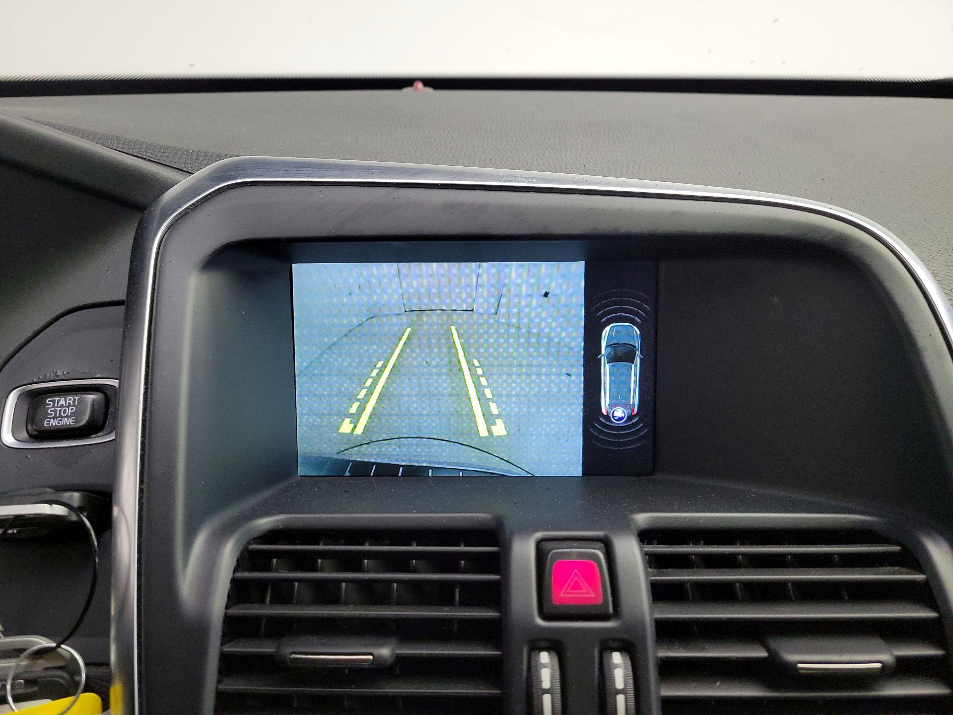 Thumbnail: 2016 Volvo XC60 - 15