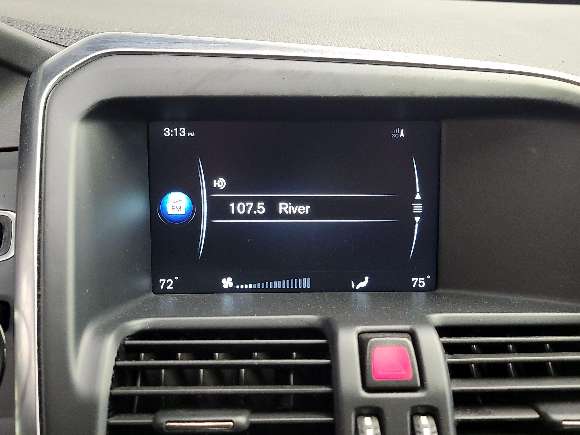 Thumbnail: 2016 Volvo XC60 - 16