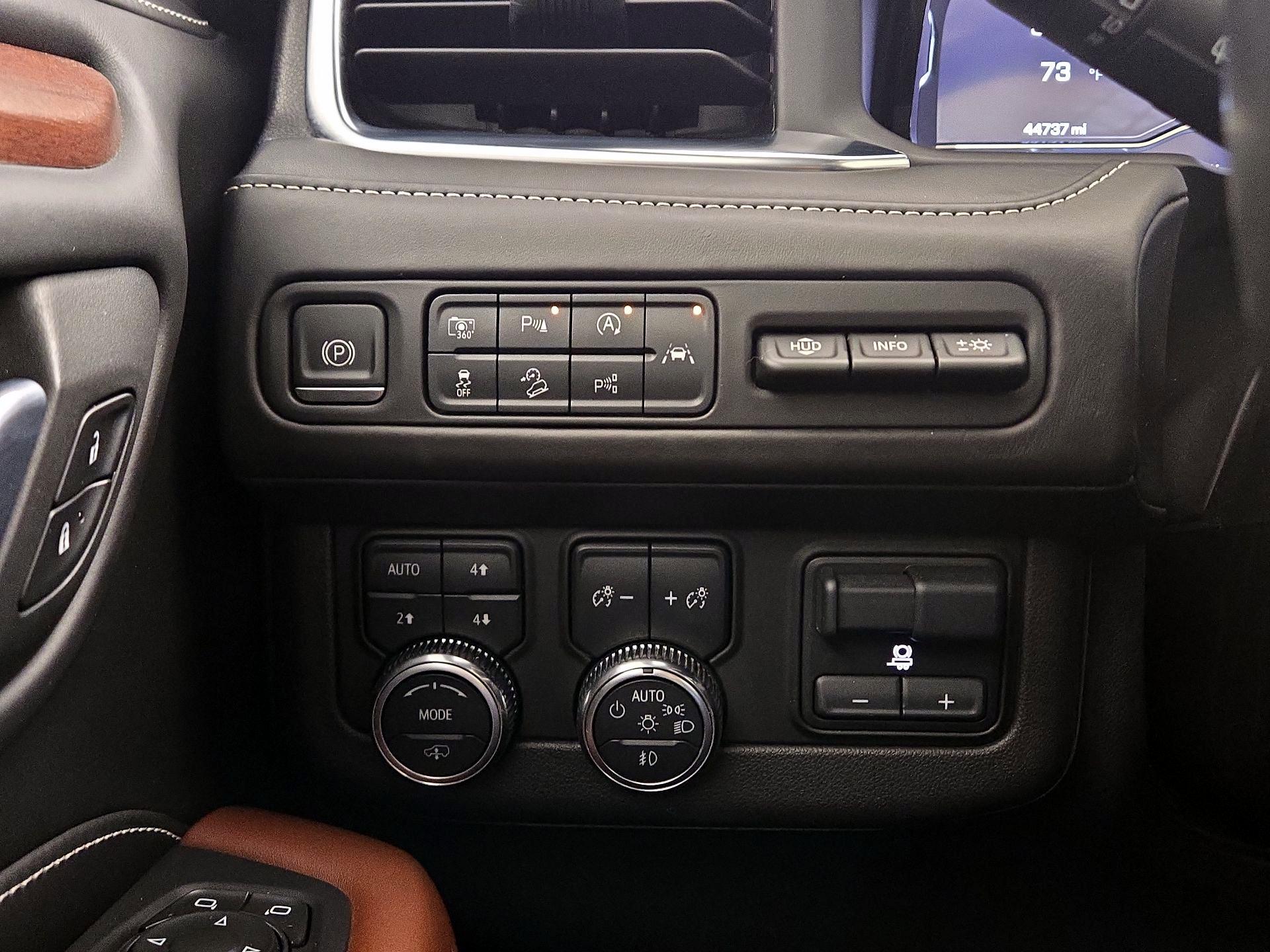 Thumbnail: 2023 GMC Yukon XL - 13