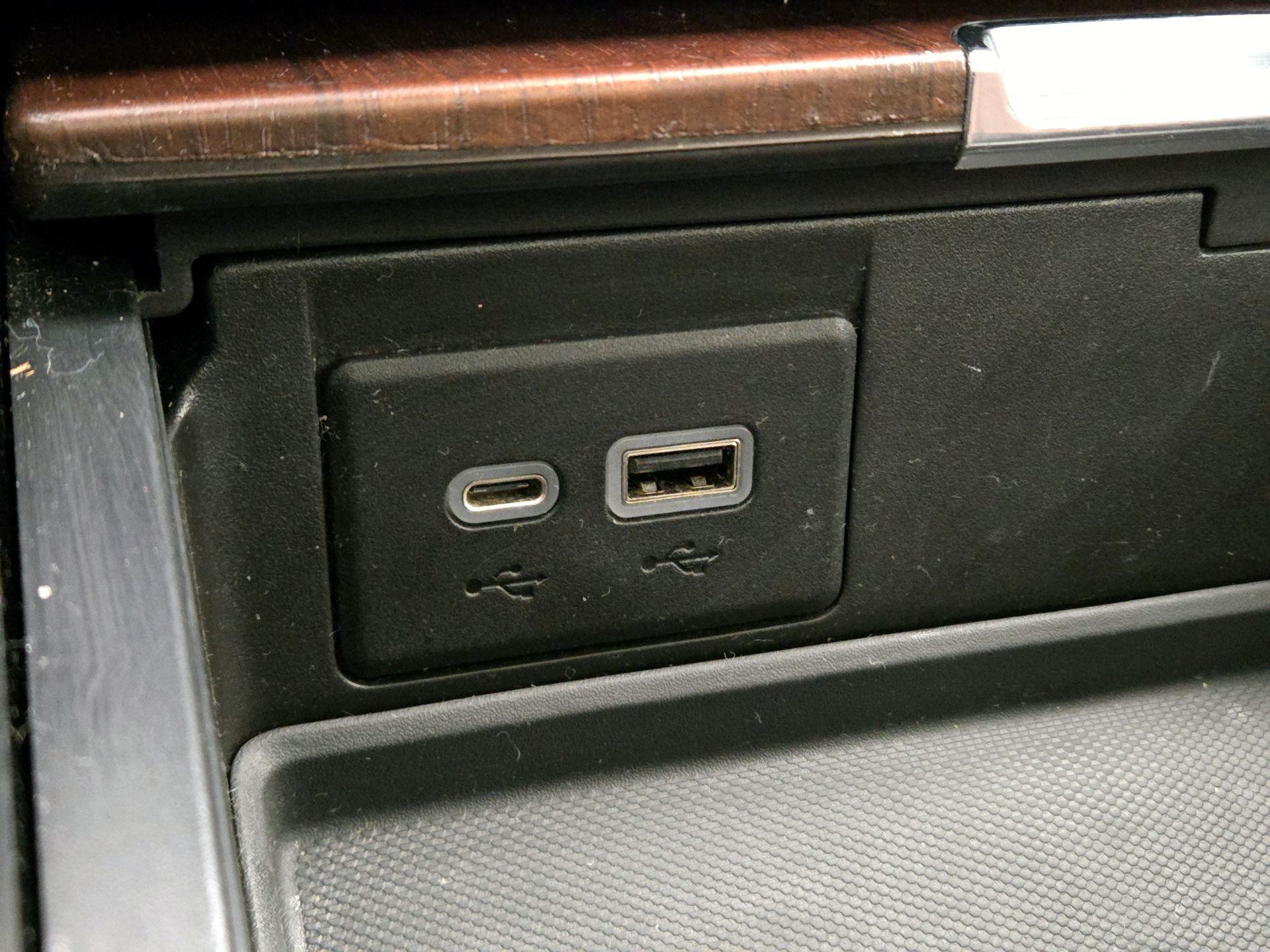 Thumbnail: 2023 GMC Yukon XL - 19