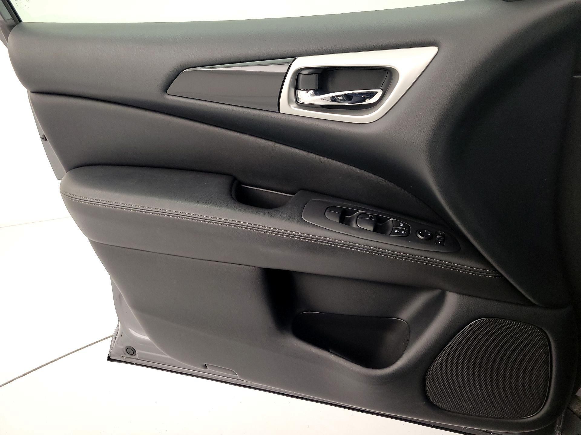 Thumbnail: 2020 Nissan Pathfinder - 12