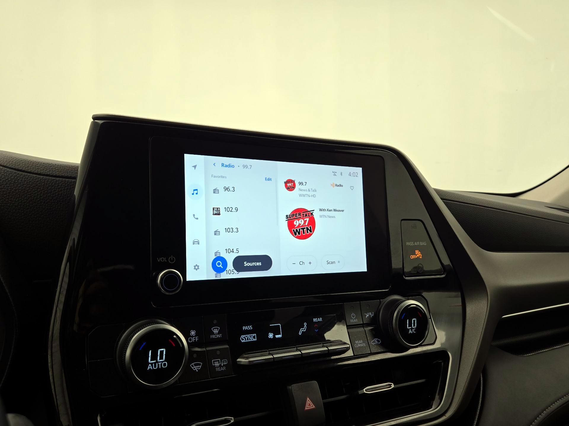 Thumbnail: 2024 Toyota Highlander - 15