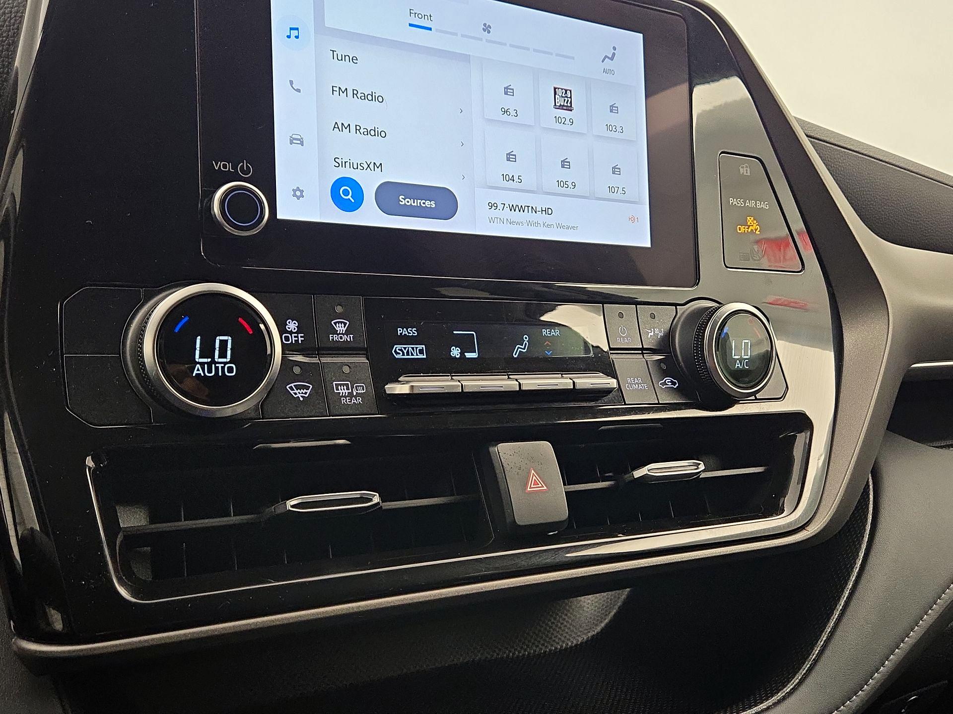 Thumbnail: 2024 Toyota Highlander - 16