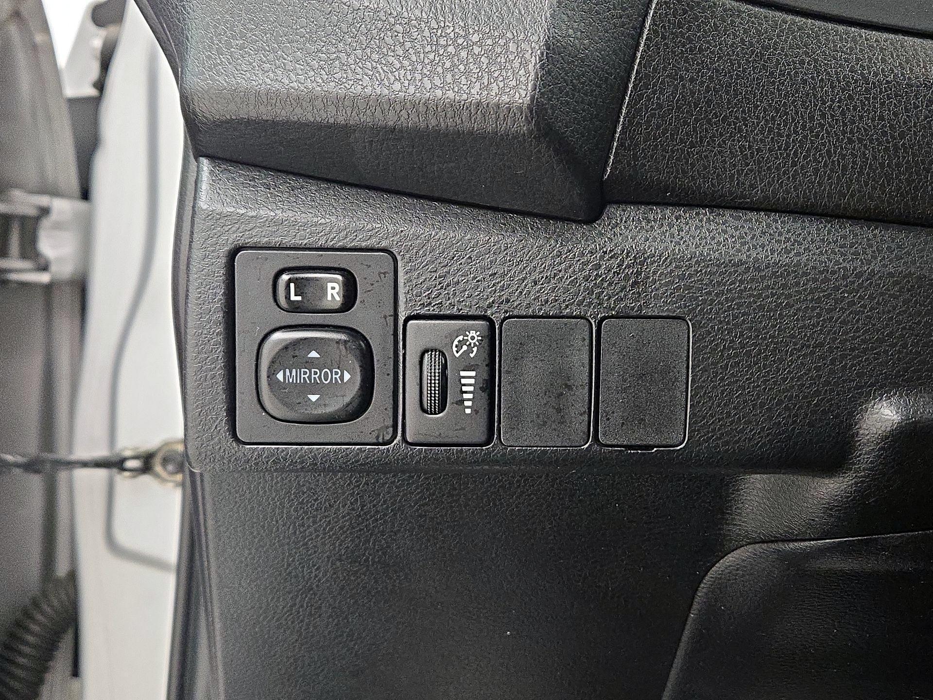 Thumbnail: 2015 Toyota Corolla - 13