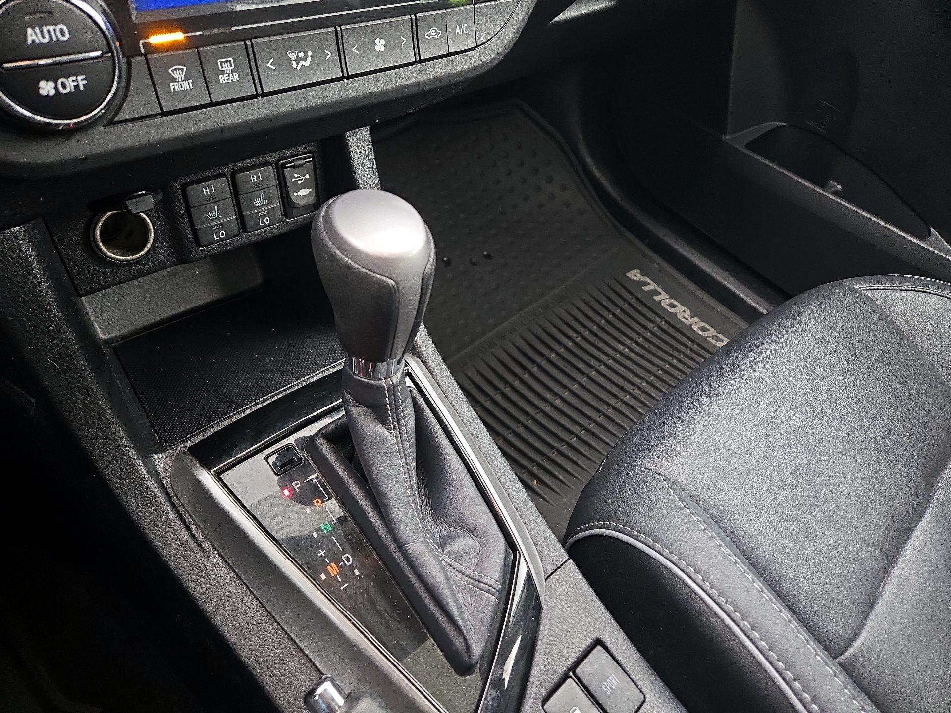 Thumbnail: 2015 Toyota Corolla - 17