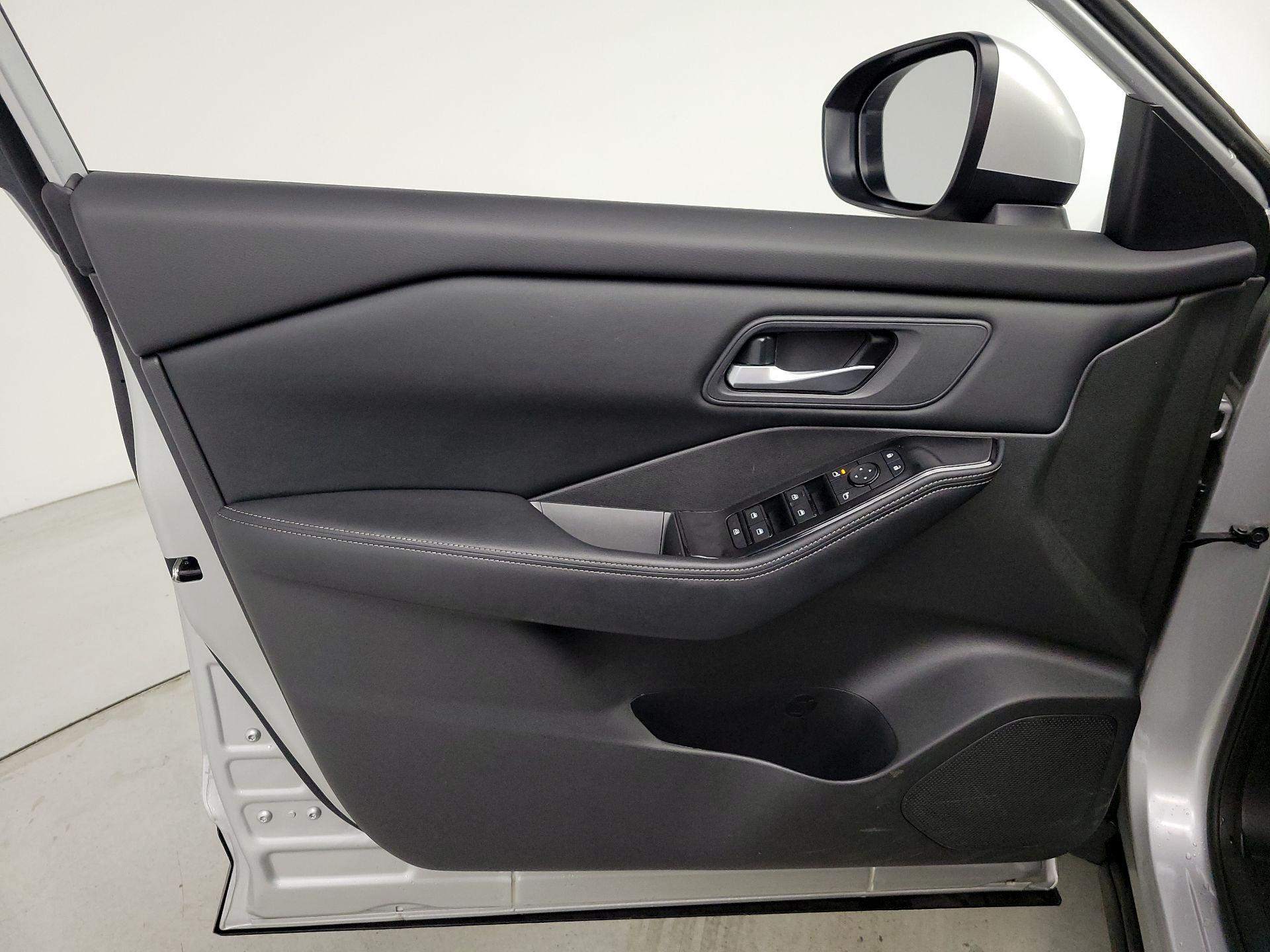 Thumbnail: 2025 Nissan Rogue - 12