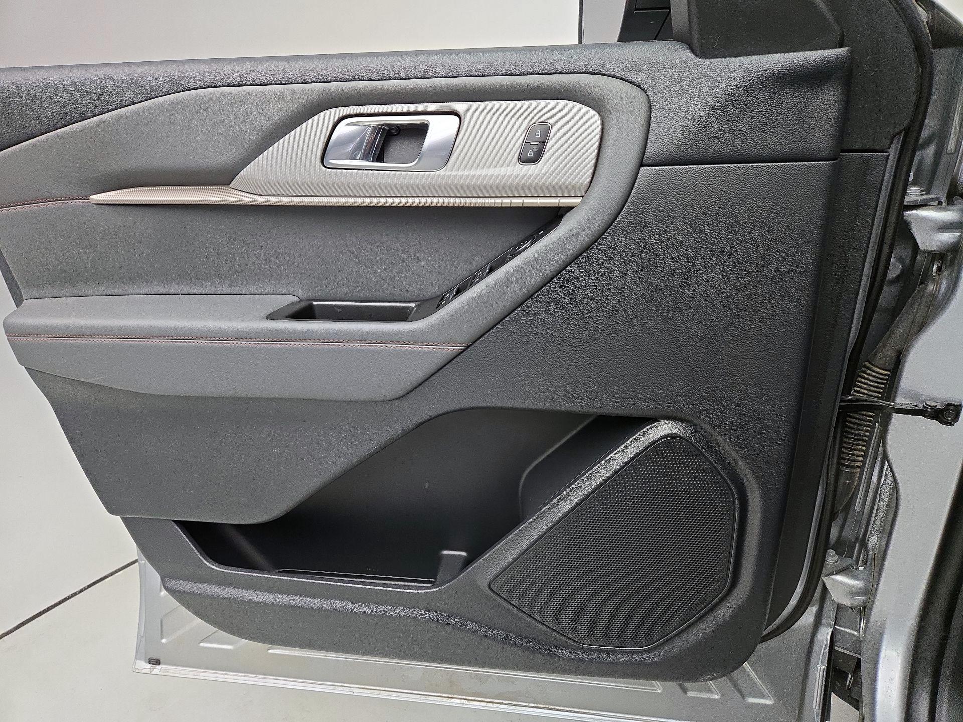 Thumbnail: 2025 Ford Explorer - 12