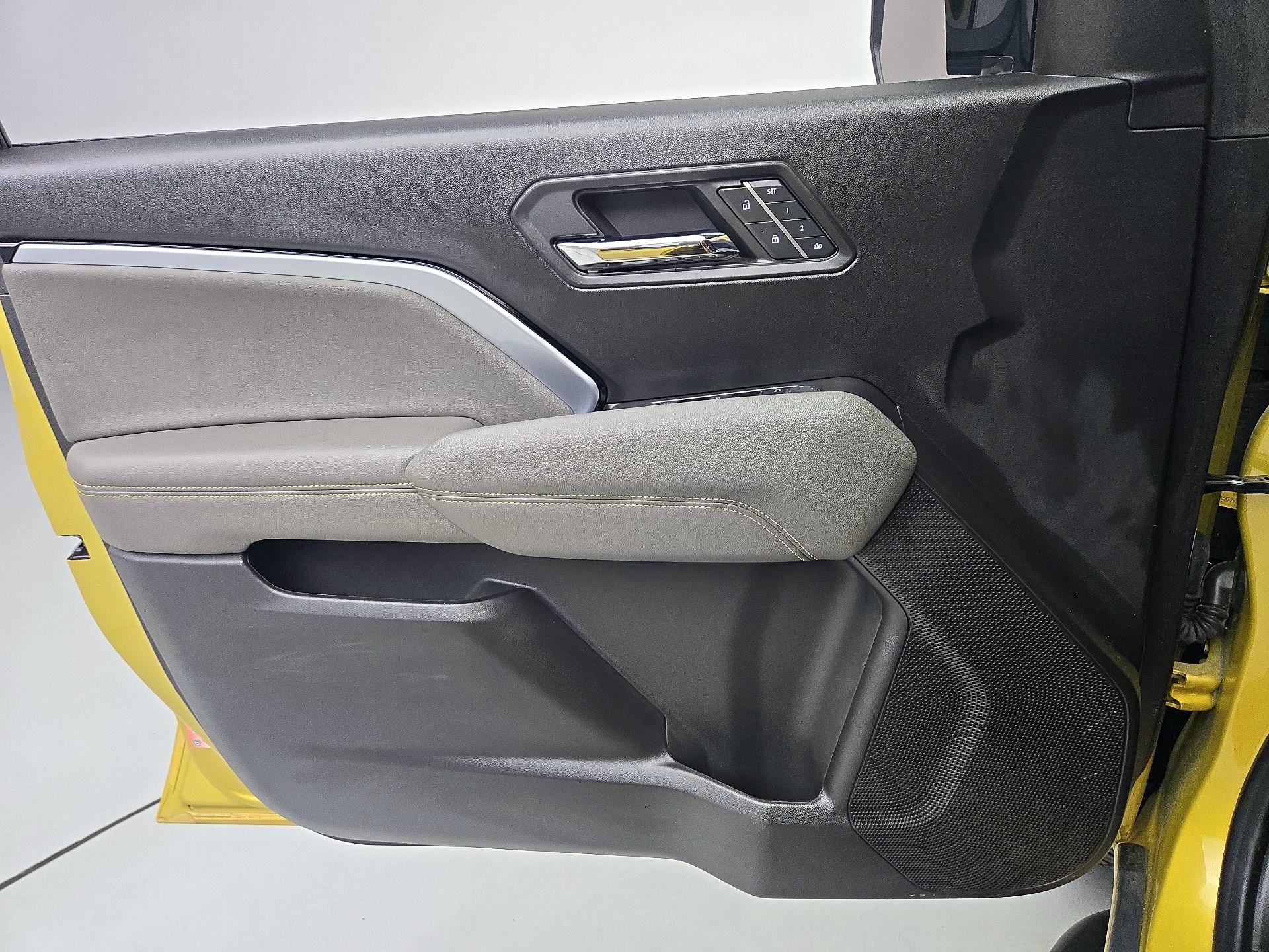 Thumbnail: 2024 Chevrolet Colorado - 12