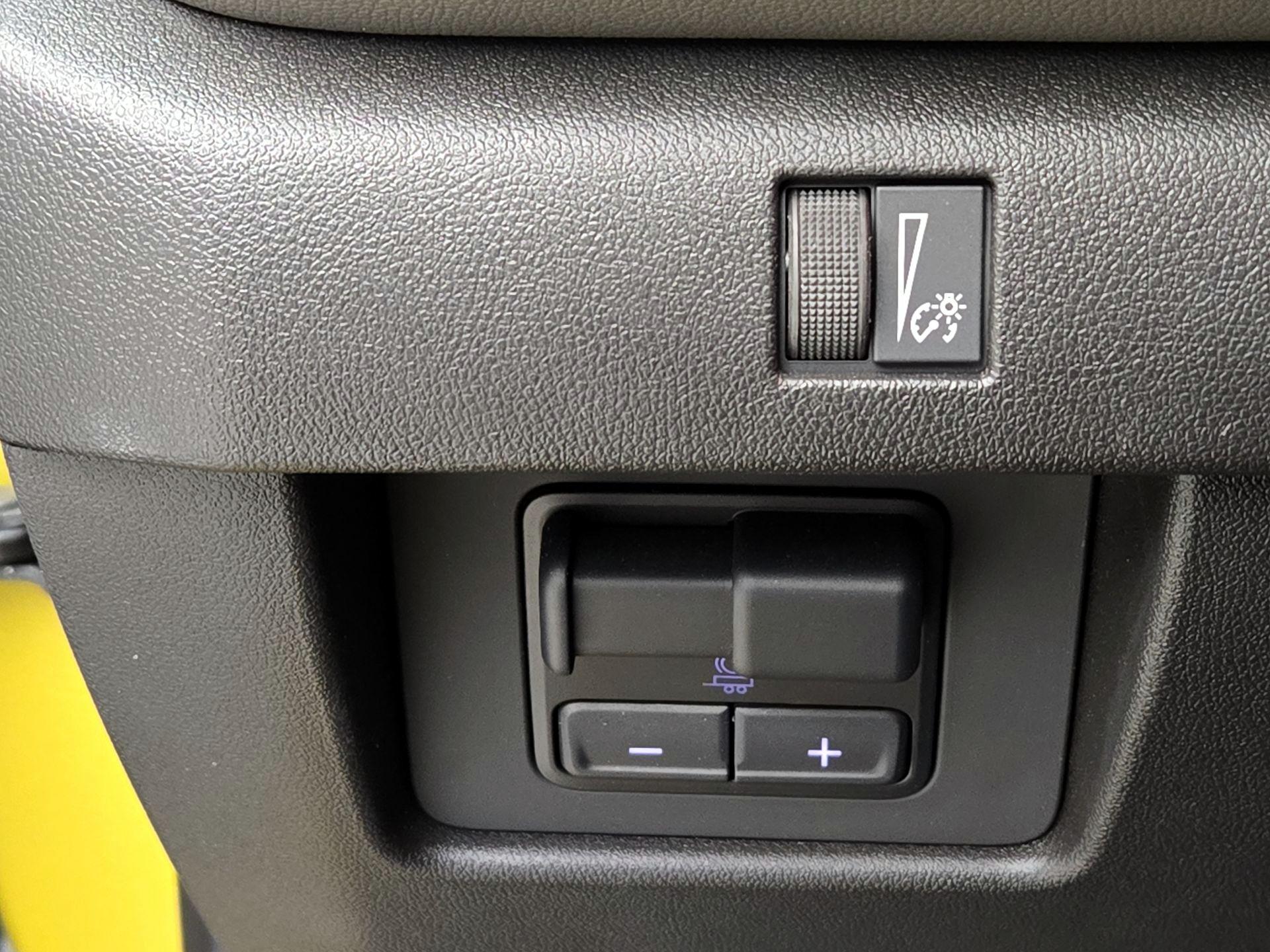 Thumbnail: 2024 Chevrolet Colorado - 13