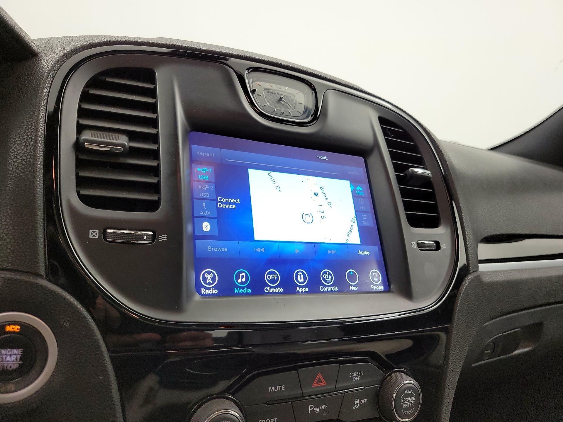 Thumbnail: 2017 Chrysler 300 - 16