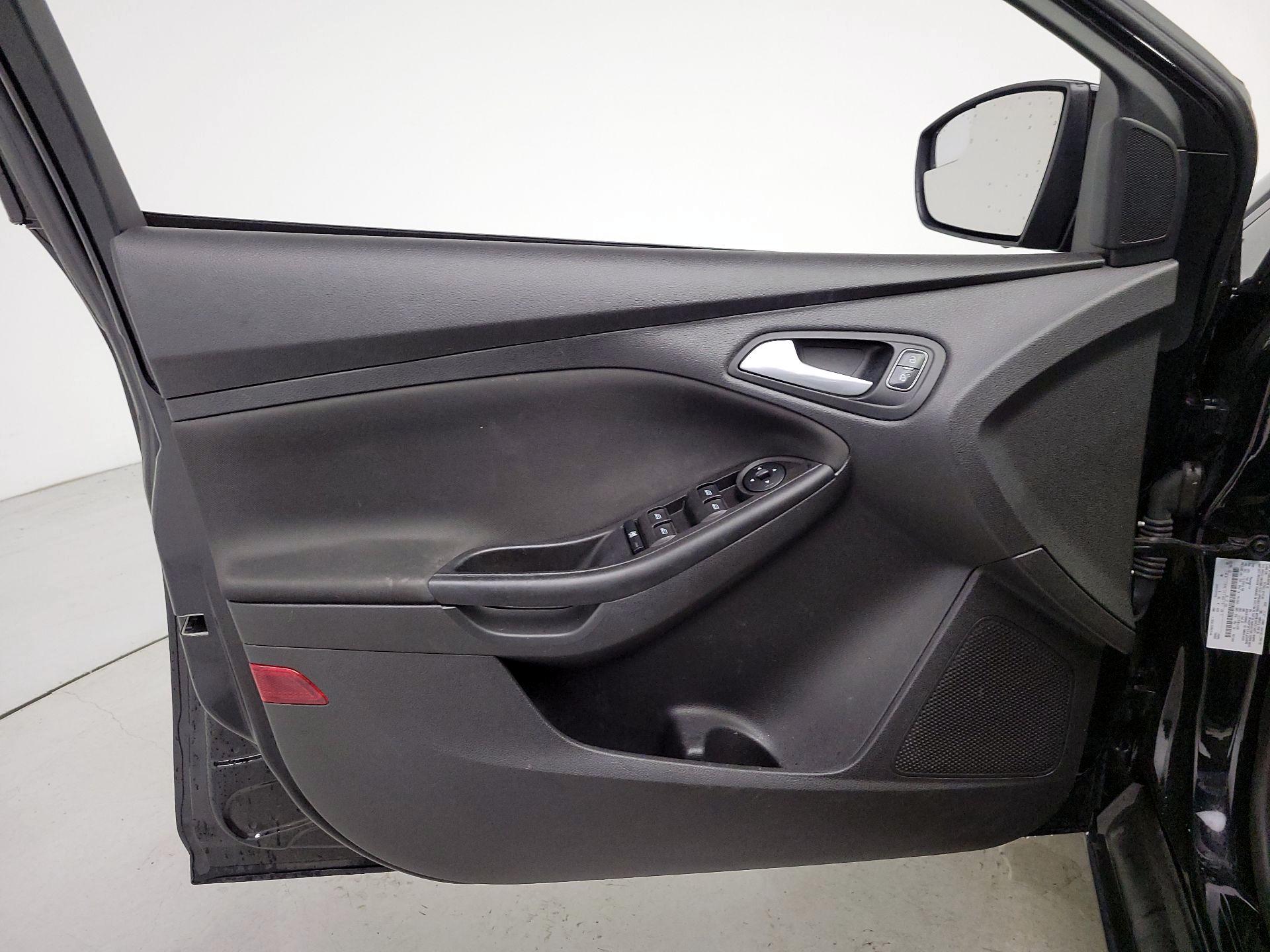 Thumbnail: 2018 Ford Focus - 12