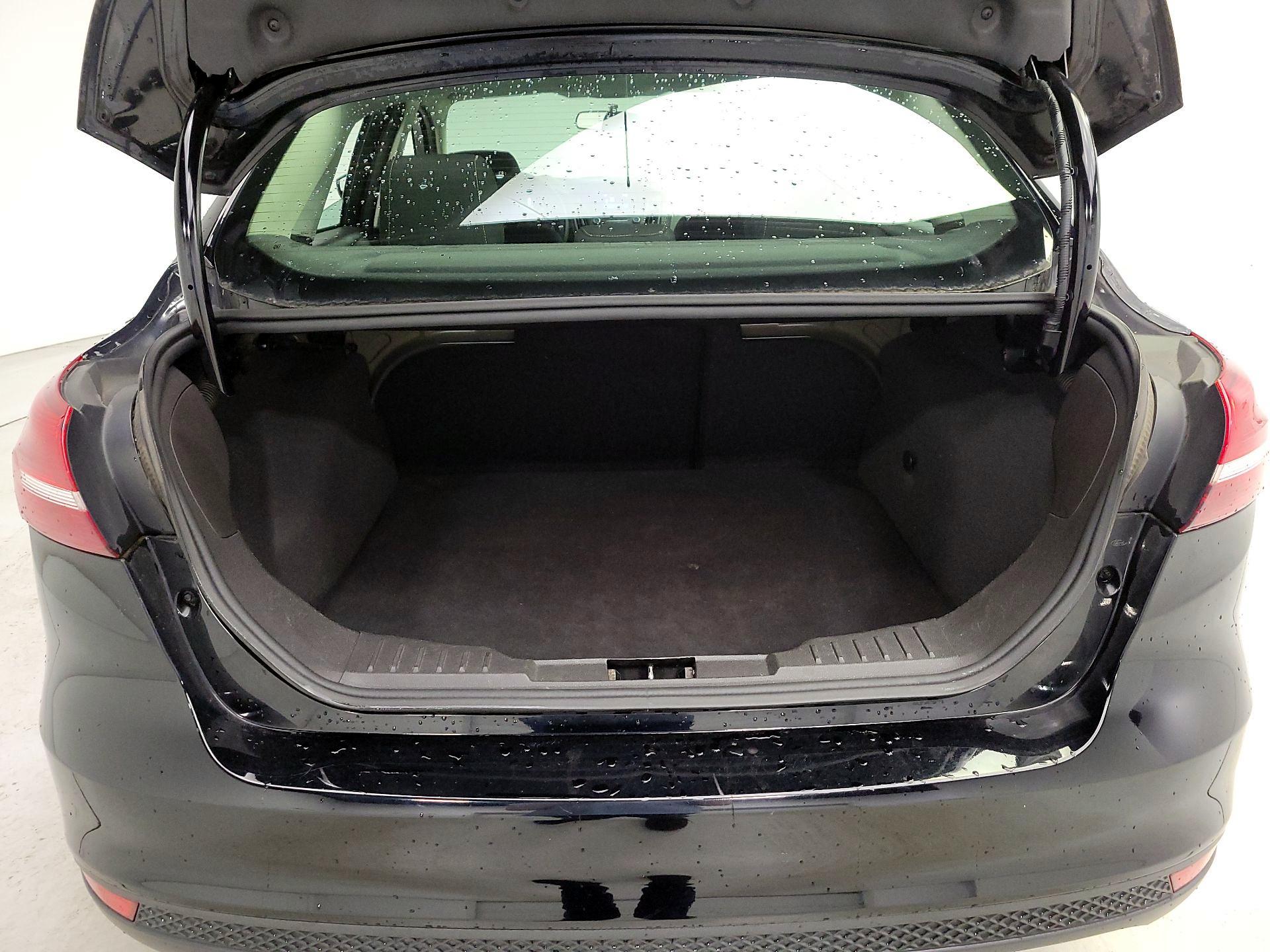 Thumbnail: 2018 Ford Focus - 20