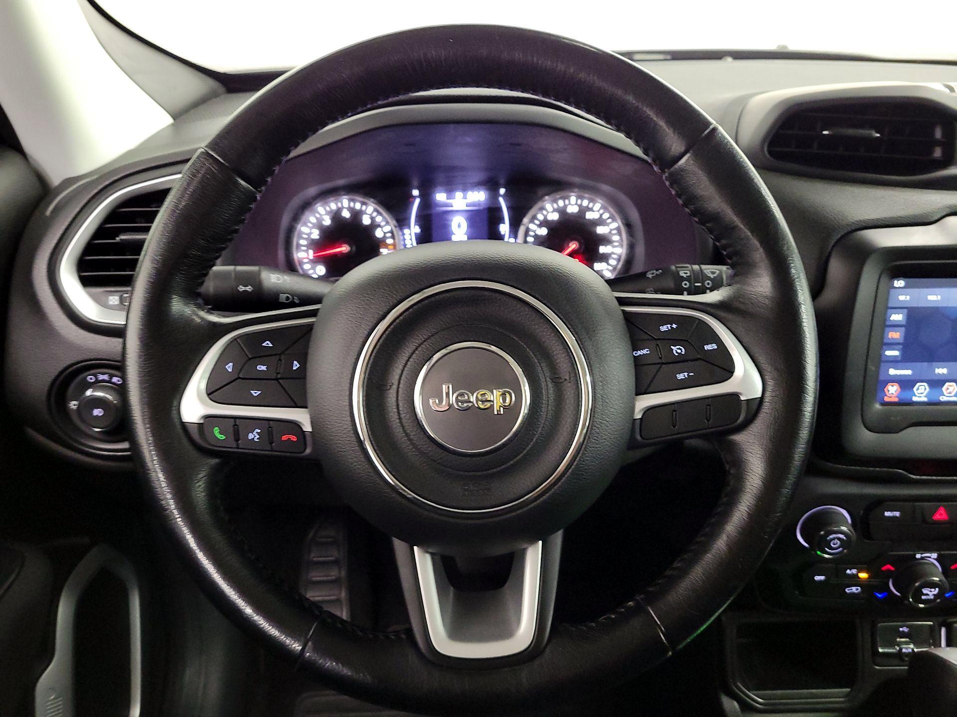 Thumbnail: 2019 Jeep Renegade - 10