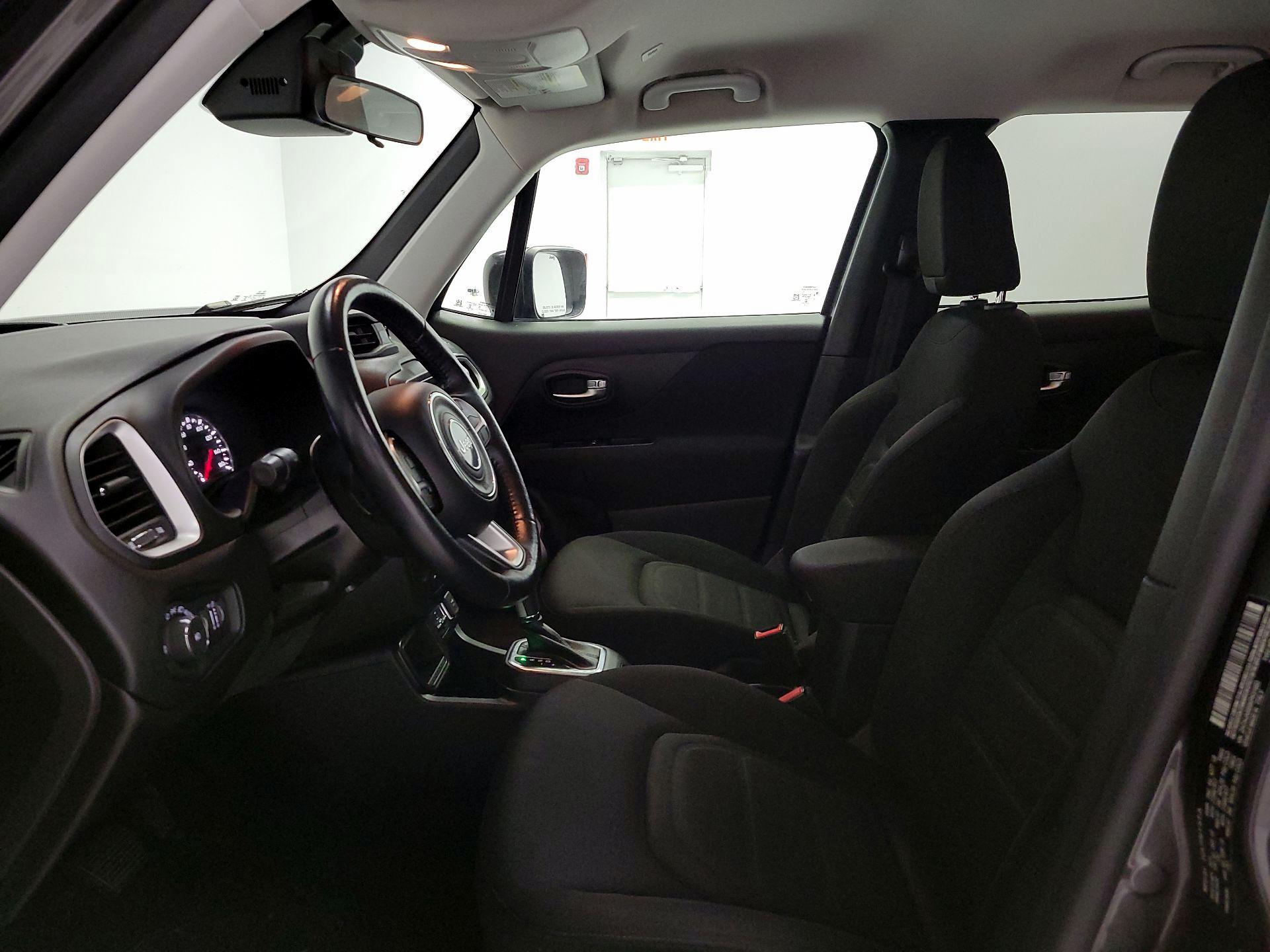 Thumbnail: 2019 Jeep Renegade - 11